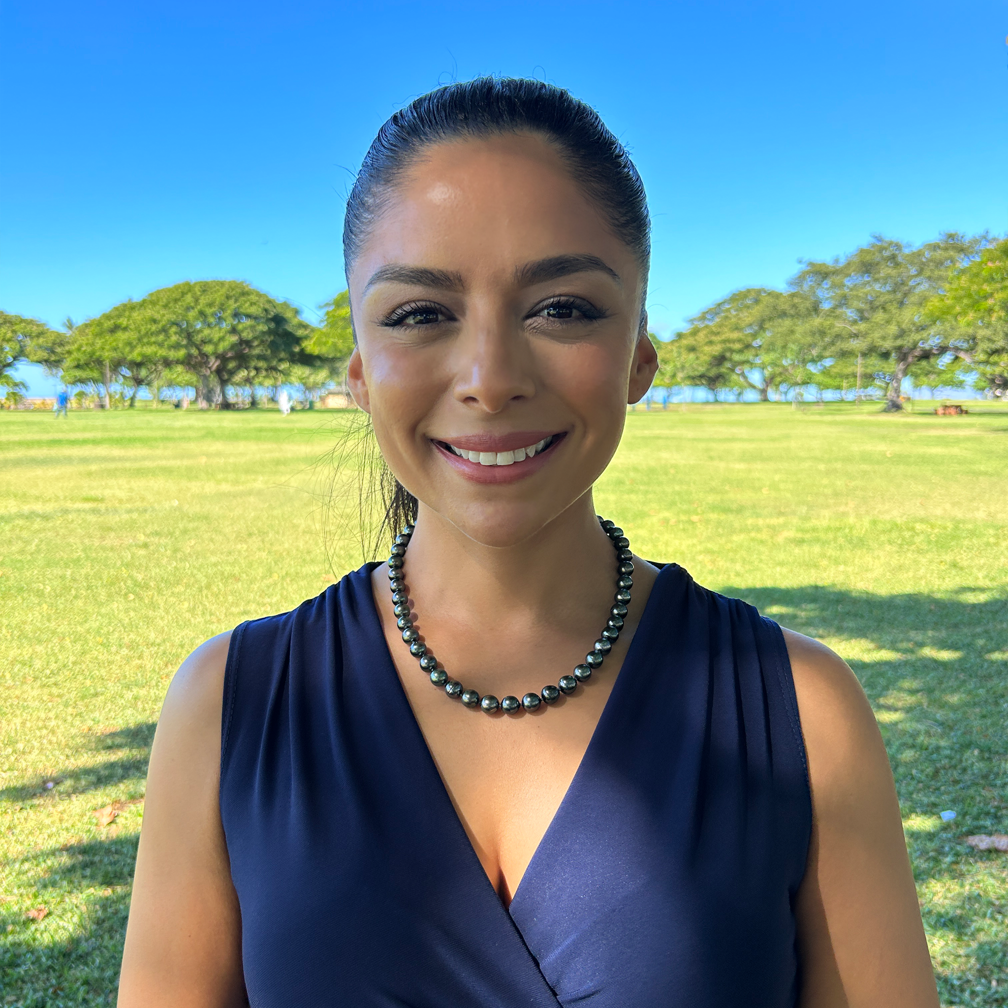 18-19 "タヒチアンブラックパール・ストランド・ホワイトゴールドクラスプ-8-11mm