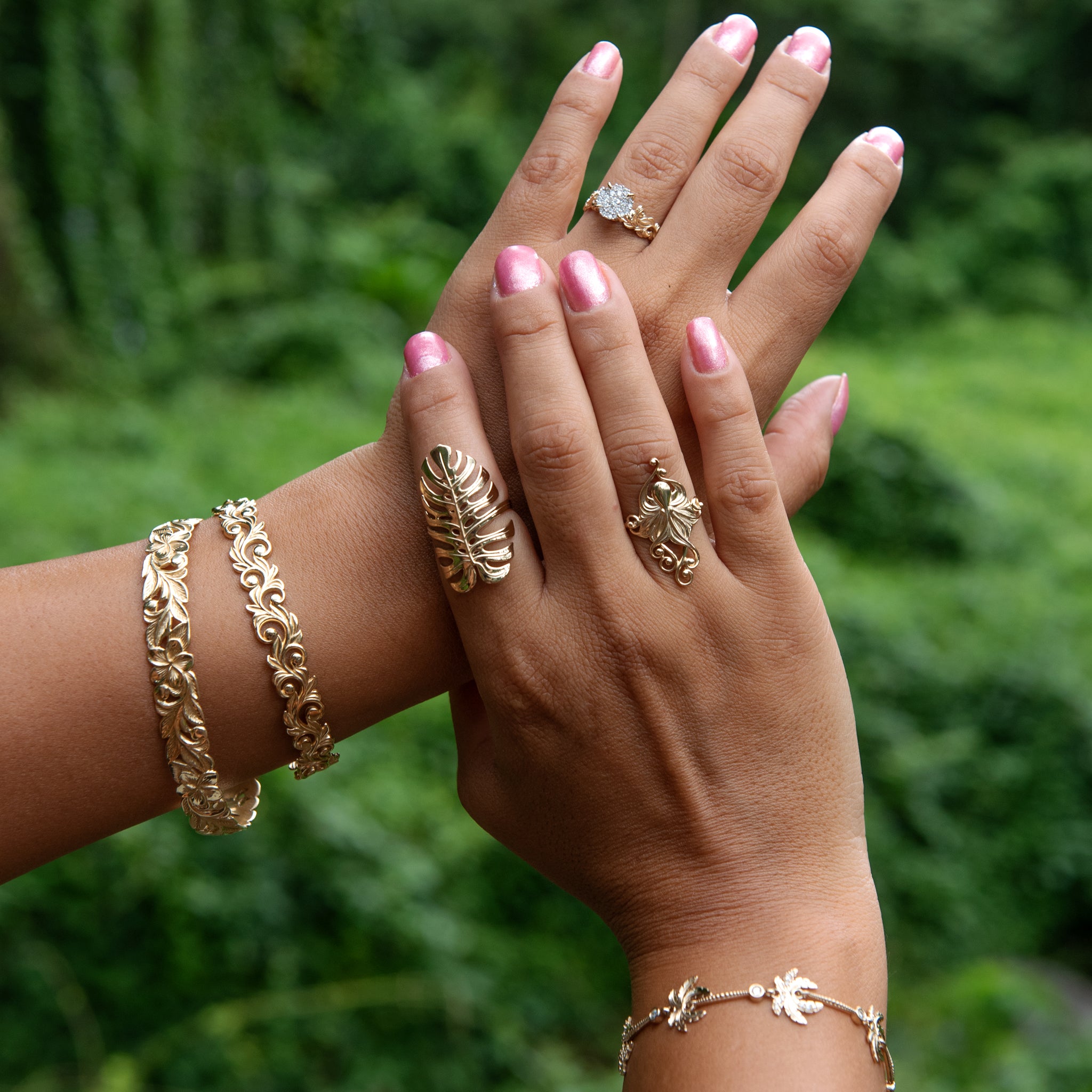 Living Heirloom Octopus Ring in Gold - 28mm on Model - Maui Divers Jewelry