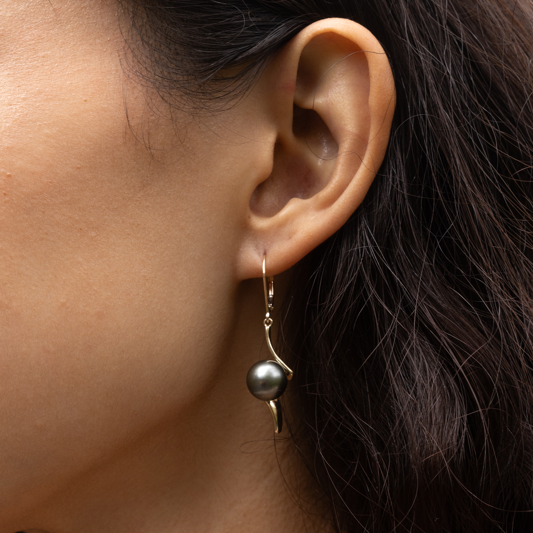 Boucles d'oreilles noires tahitiennes en or - 9-10 mm