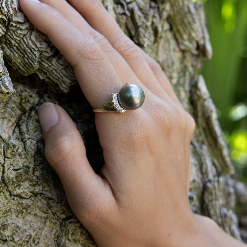 Tahitian Pearl, Rikitea Pearl, Dark Green, Round, 12.71 mm - 18 kt. White  gold - Ring - Diamonds 0.264 ct - Catawiki