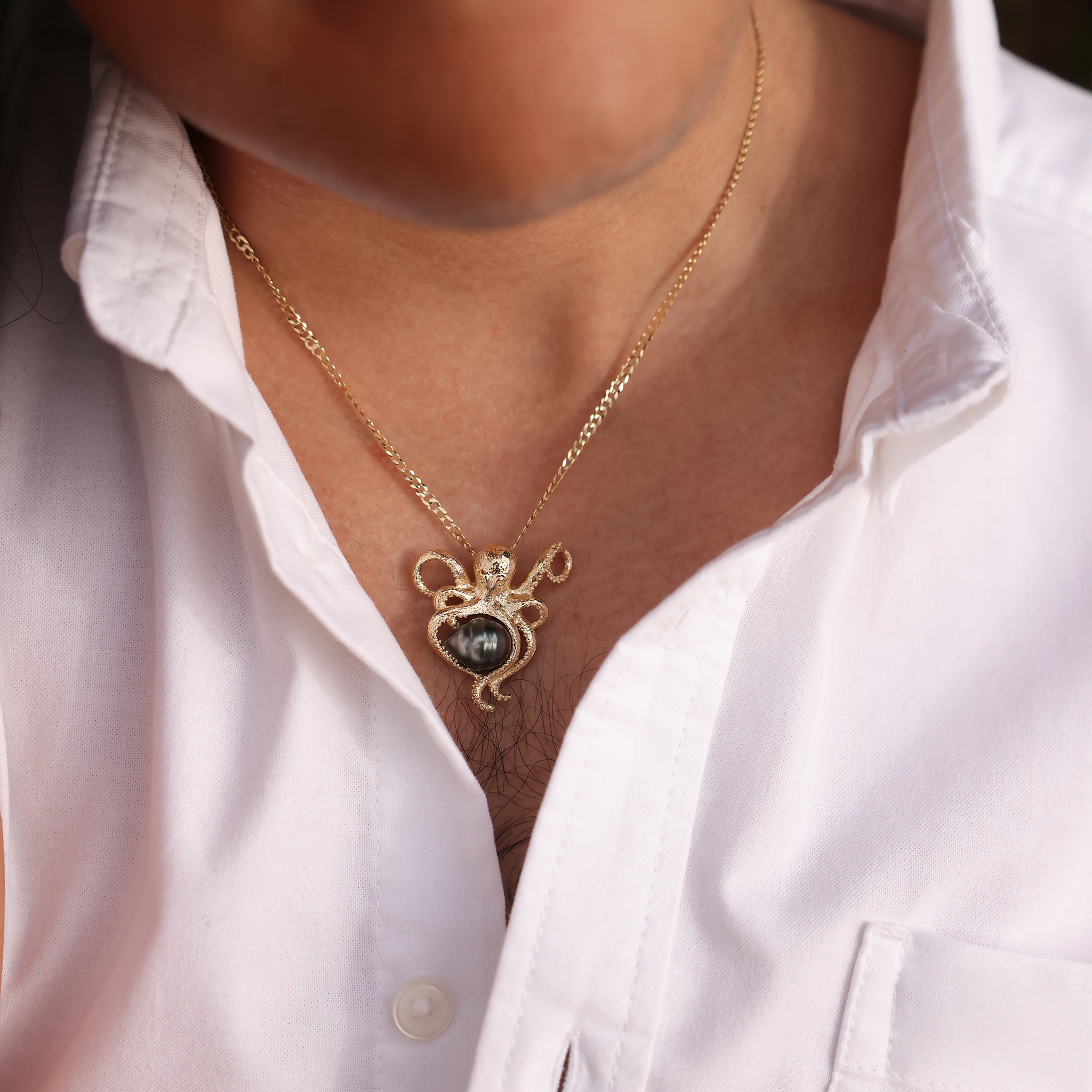 He'e (Octopus) Tahitian Black Pearl Pendant in Gold-10-11mm