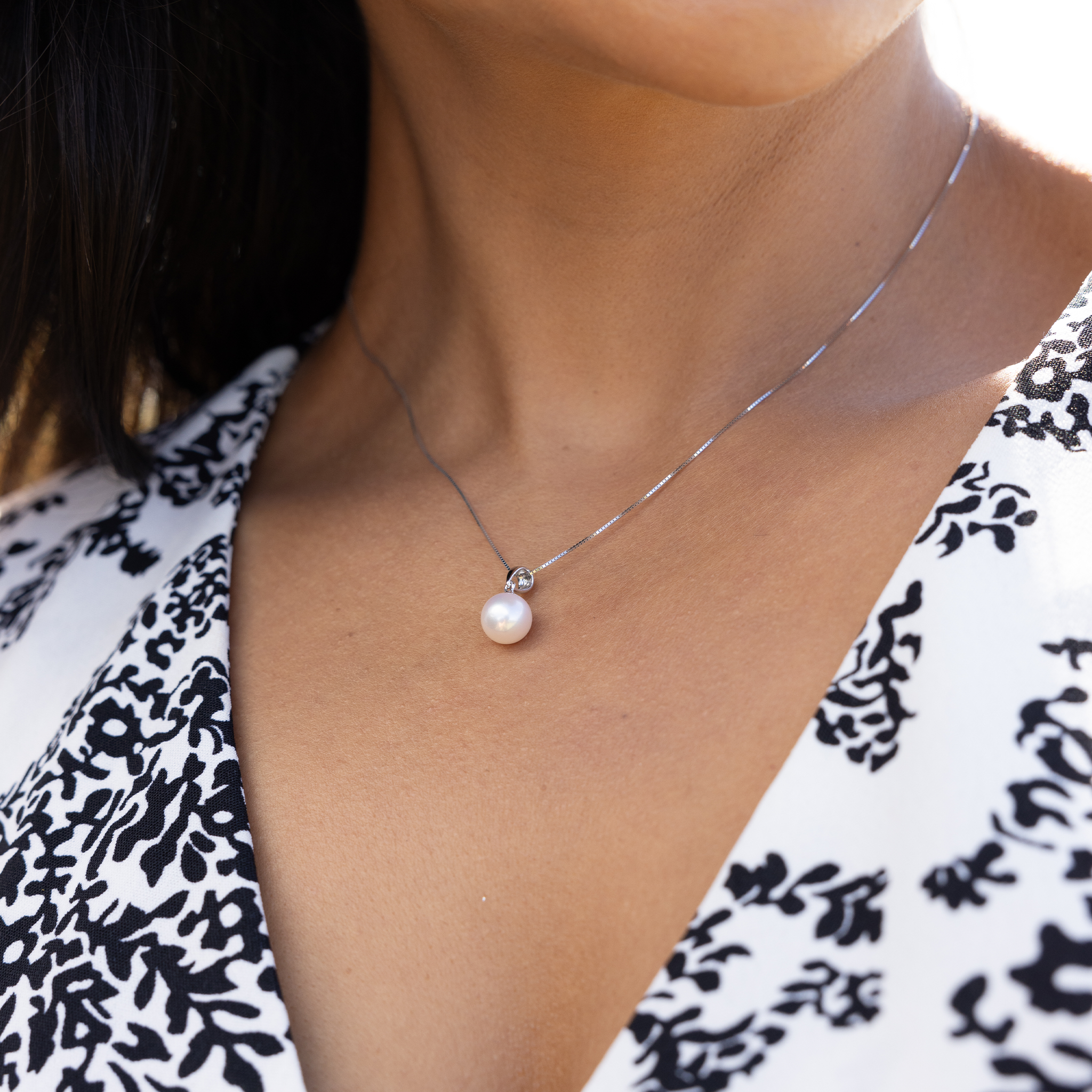 Akoya Pearl Pendant in White Gold - 8mm
