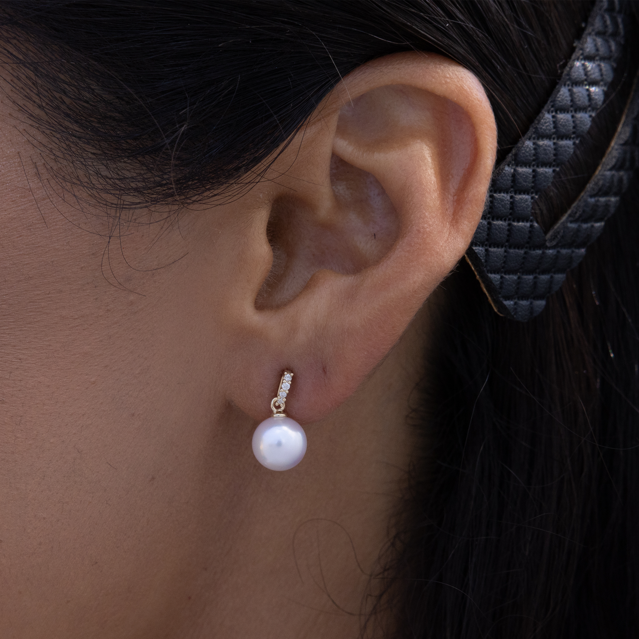 Akoya Pearl Earrings with Diamonds in Gold - 8mm