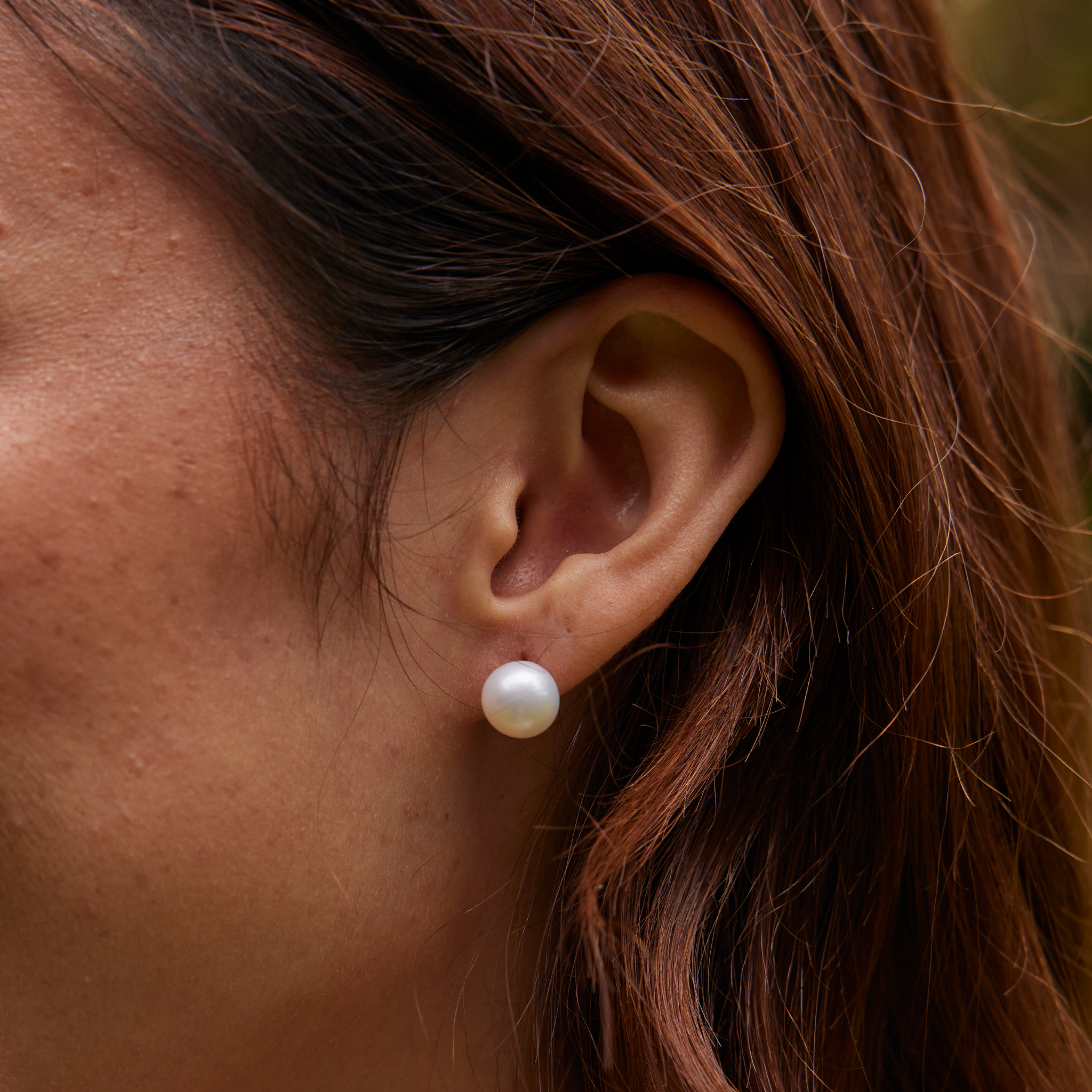Weiße Süßwasserperlen-Ohrringe in Gold - 9-10 mm