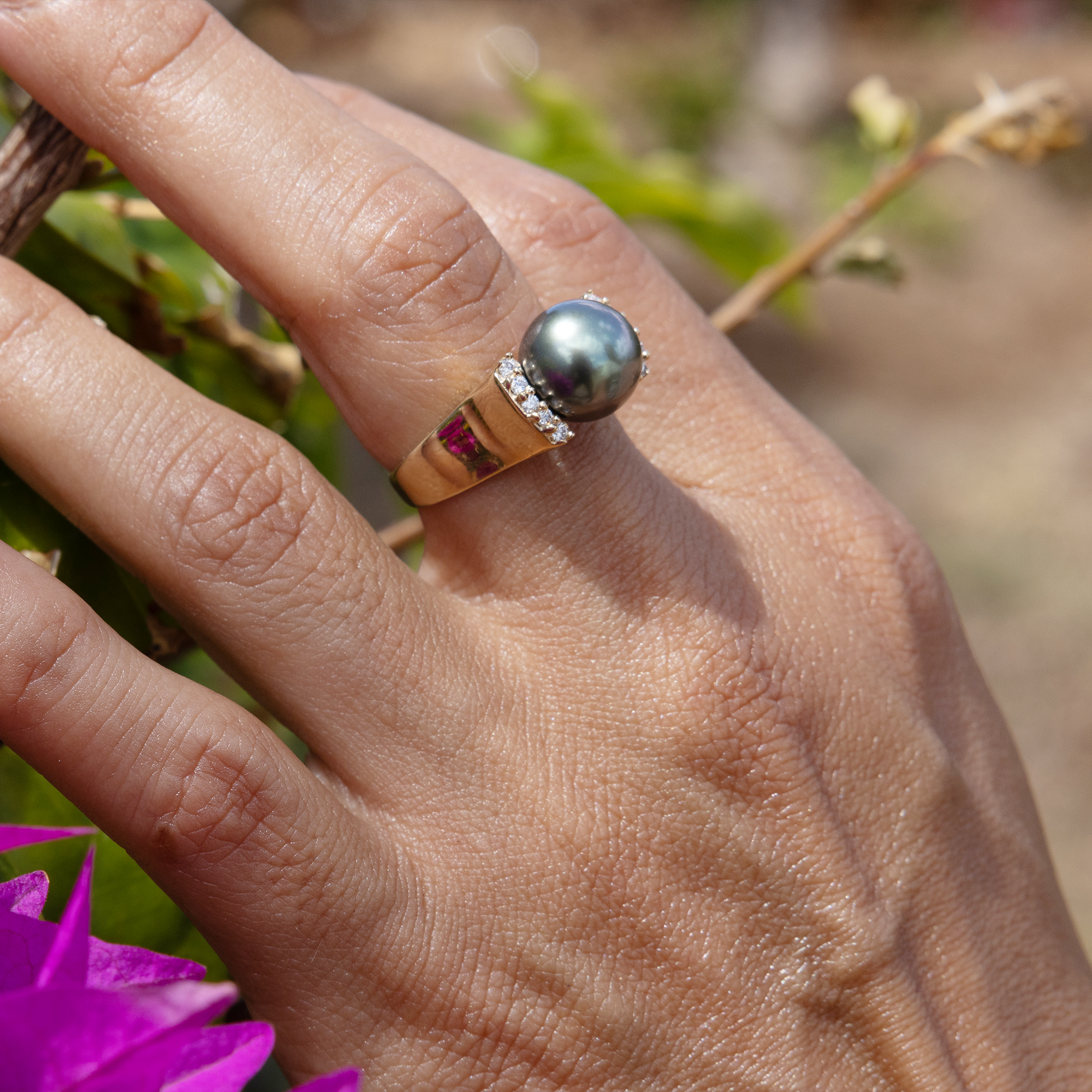 ダイヤモンドと金のタヒチの黒真珠のリング -  9-10mm