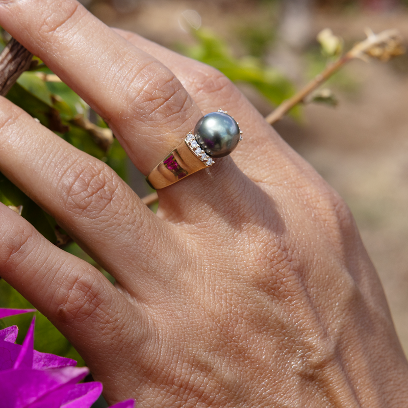 Anneau de perle noir tahitien en or avec des diamants - 9-10 mm