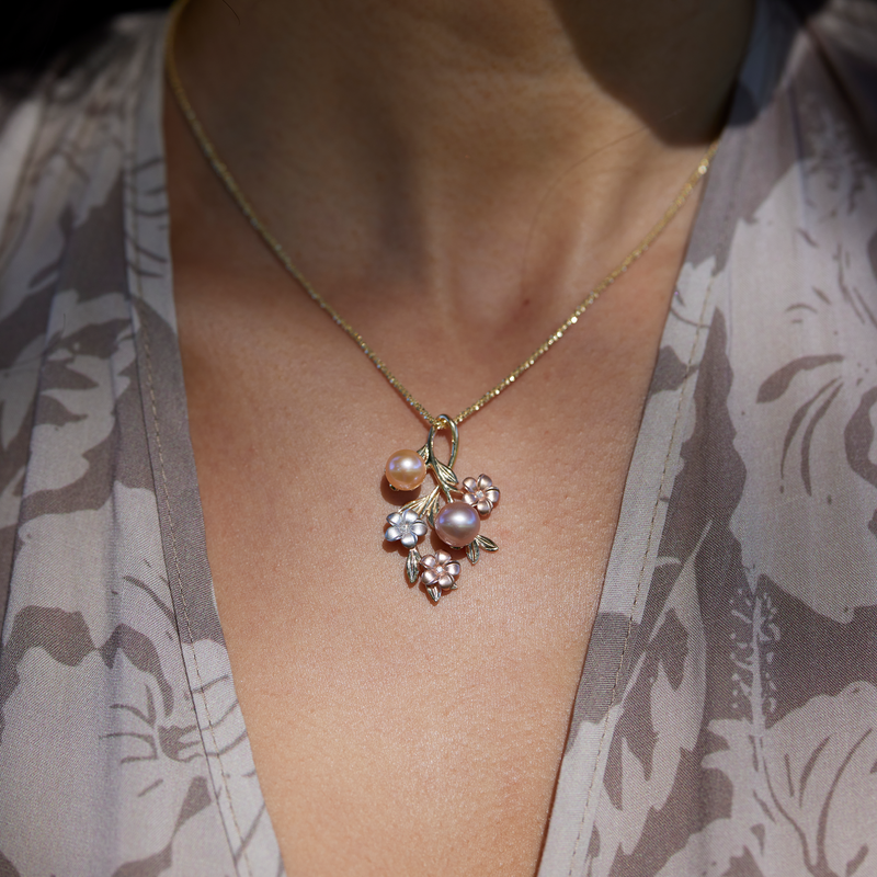 Perles en floraison Plumeria Pendant les perles d'eau douce en or Tri Color avec des diamants - 36 mm