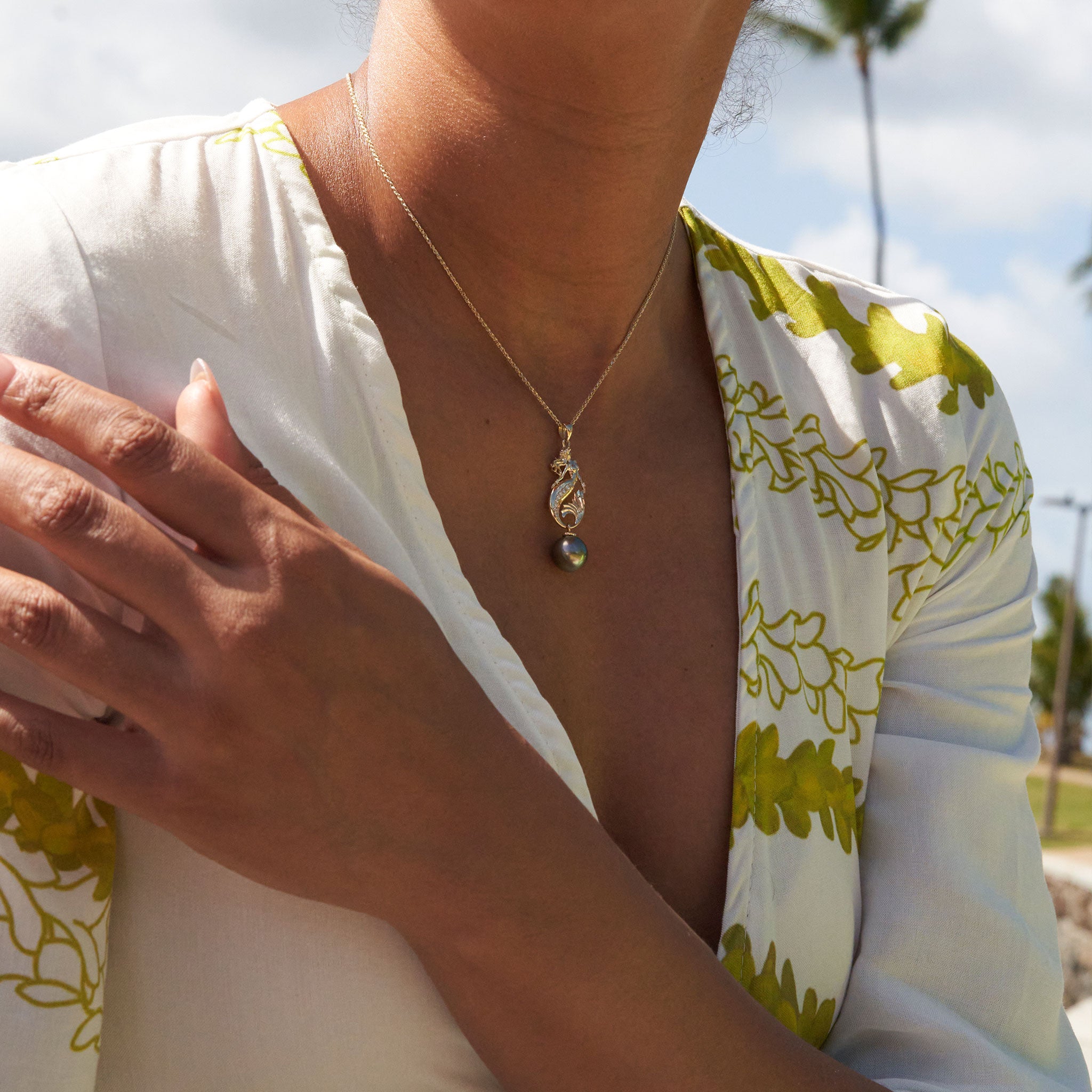 Ocean Dance Mermaid Tahitian Black Pearl Pendant in Gold with Diamonds - 9-10mm