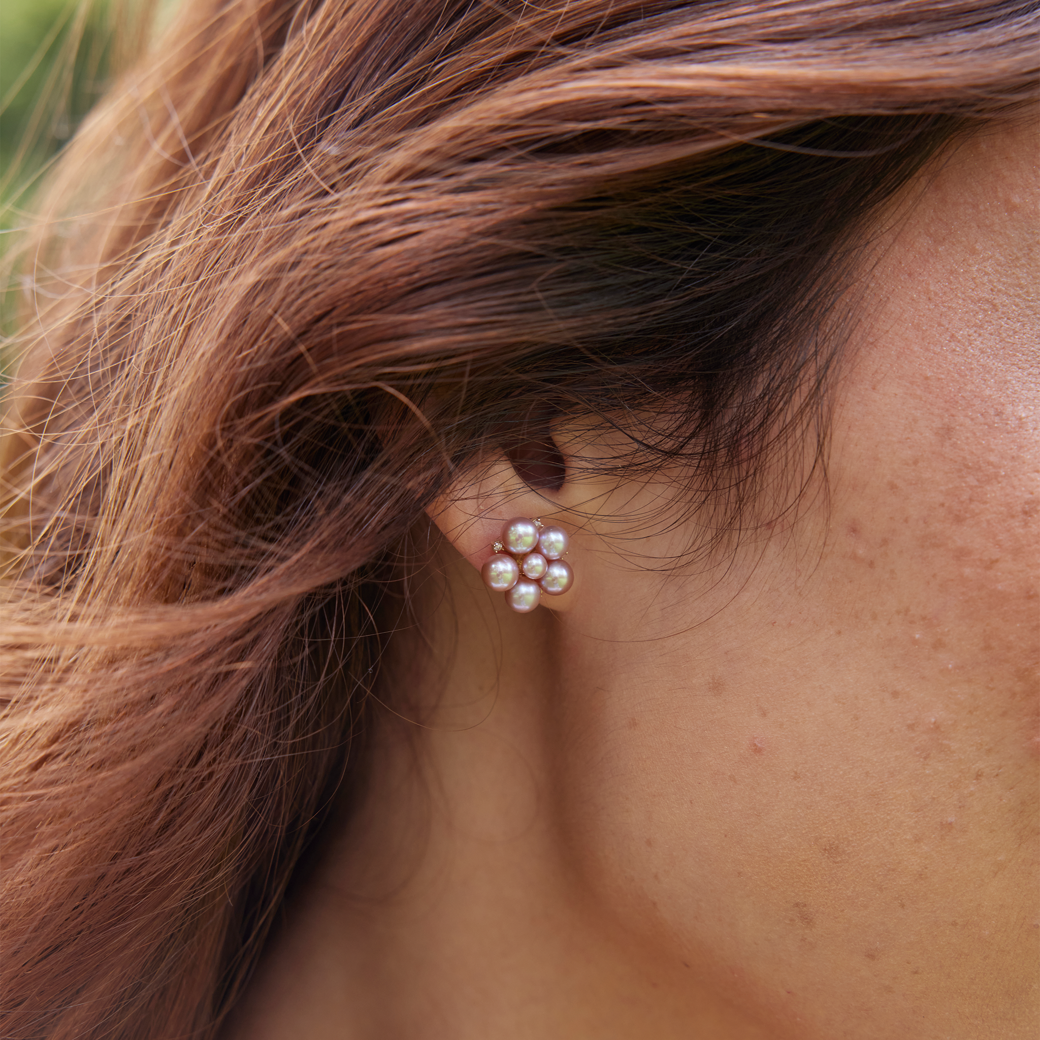 Tiny Bubbles Lavendel-Süßwasserperlen-Ohrringe in Gold mit Diamanten