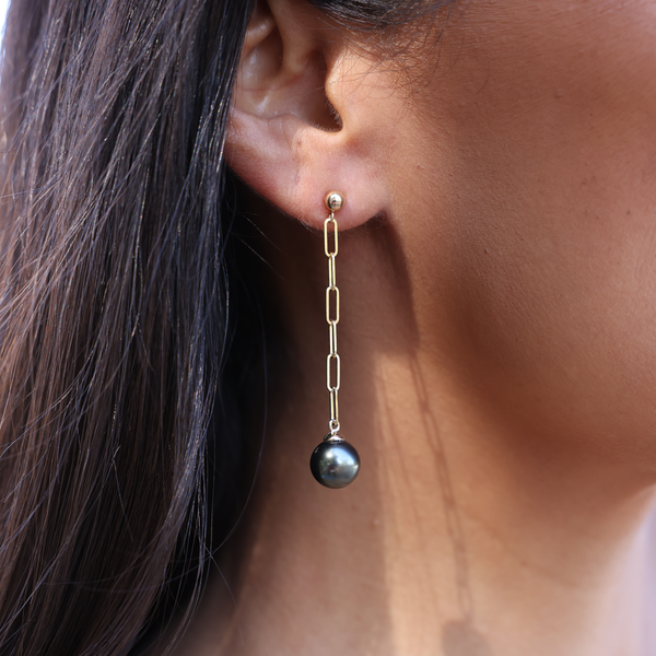 Maui Divers Jewelry Tahitian Black Pearl Paperclip Chain Earrings in Gold on Modelʻs Ear