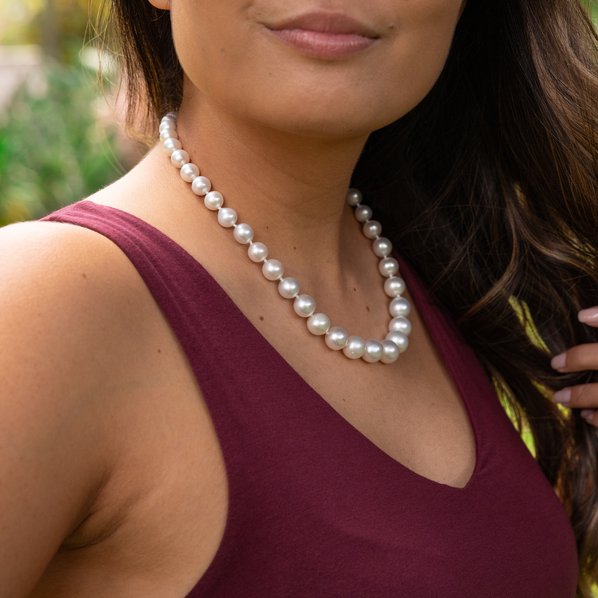 18-19" South Sea Silver & White Pearl Strand with Magnetic Clasp in Gold - 8-13mm