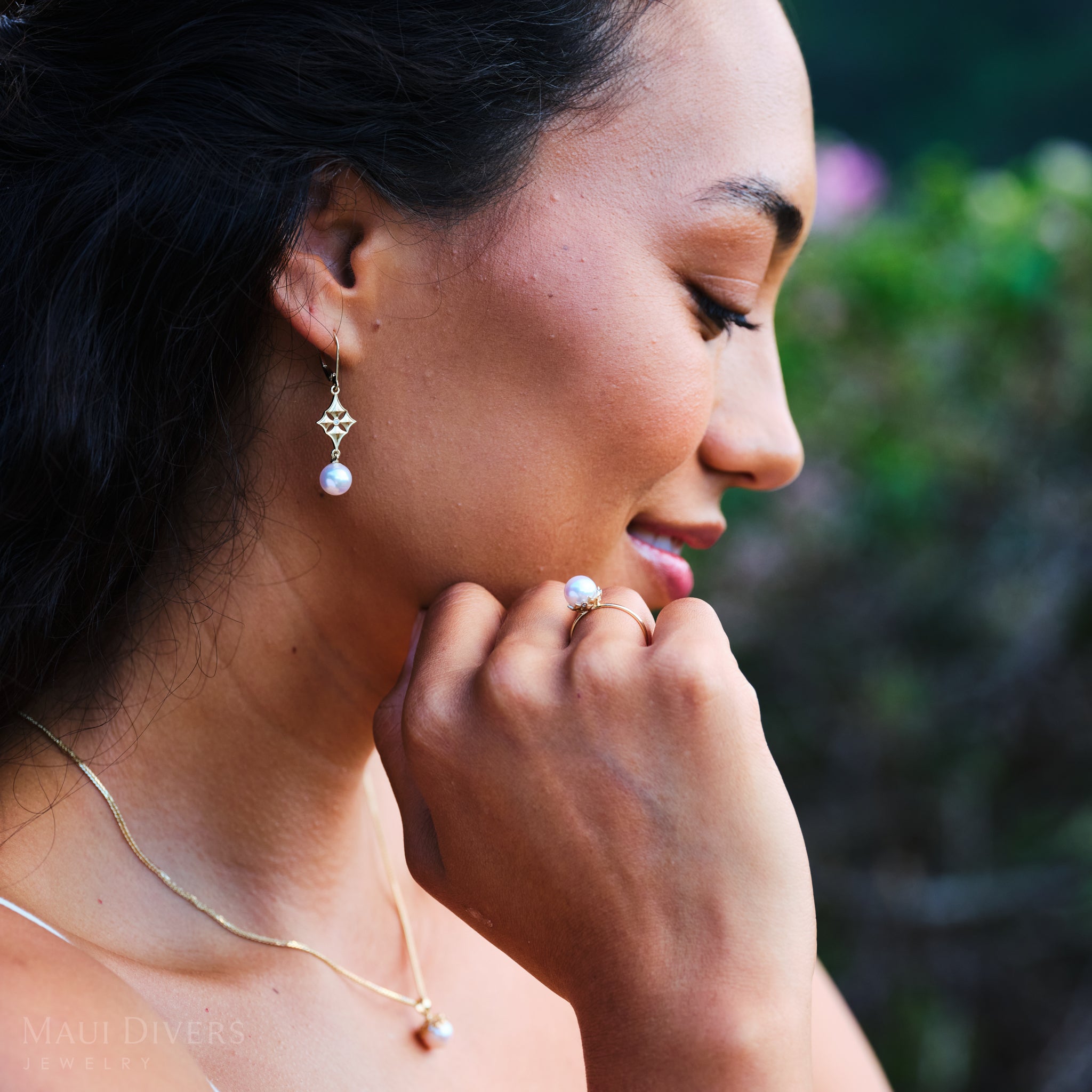 Hawaiian Quilted Star Akoya White Pearl Leverback Earrings in Gold