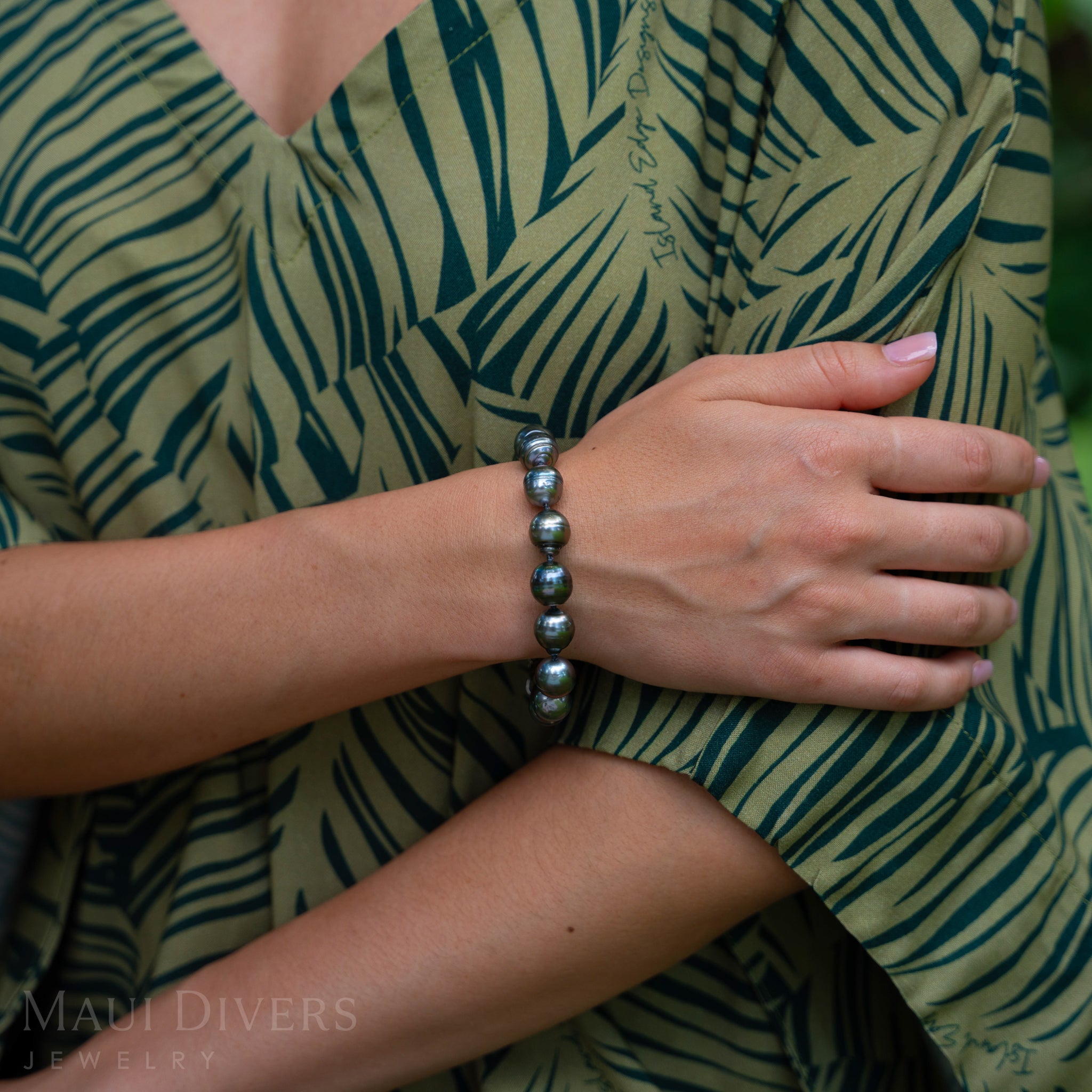 Adjustable Tahitian Black Pearl Bracelet in White Gold
