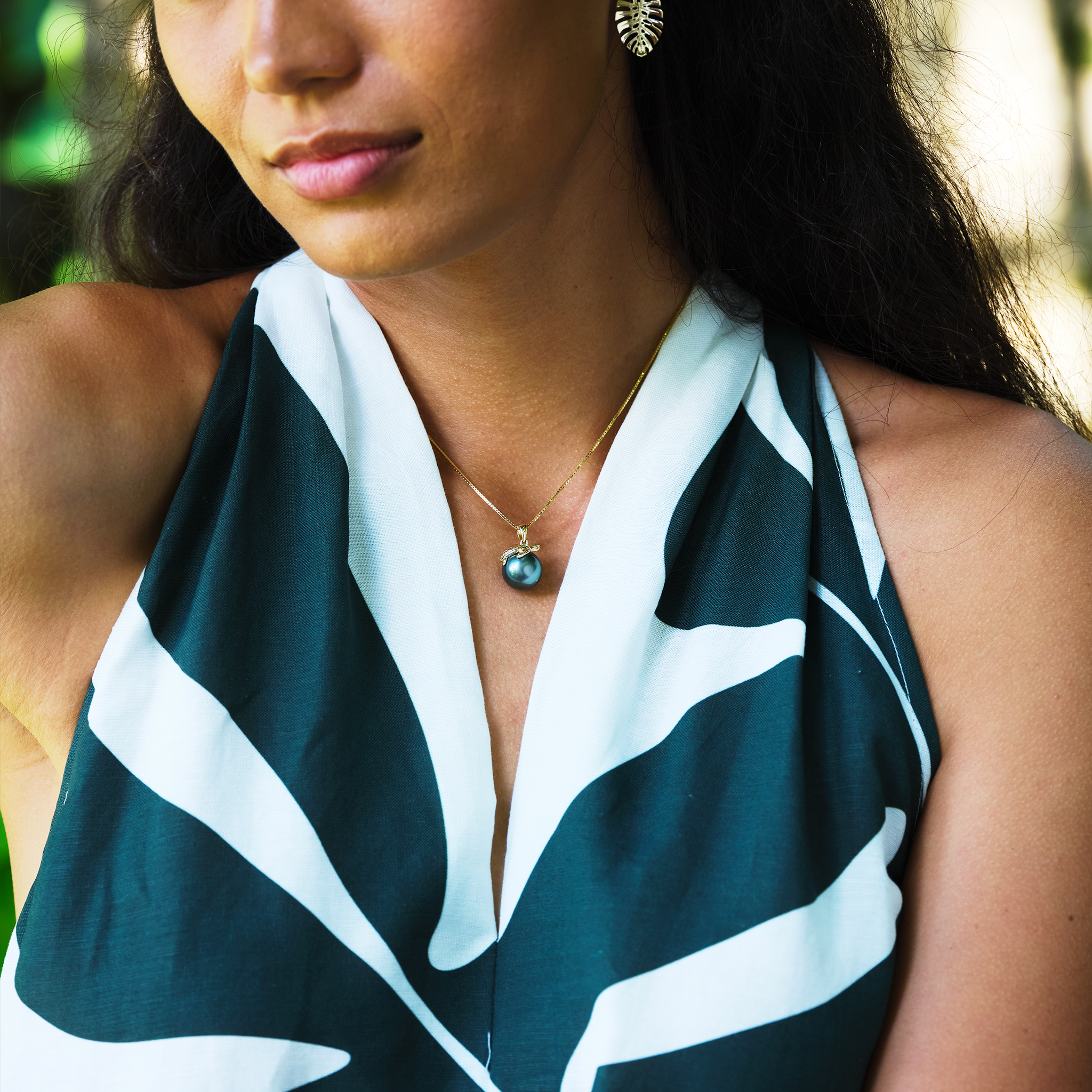 Honu Tahitian Black Pearl Pendant in Gold - 13-14mm