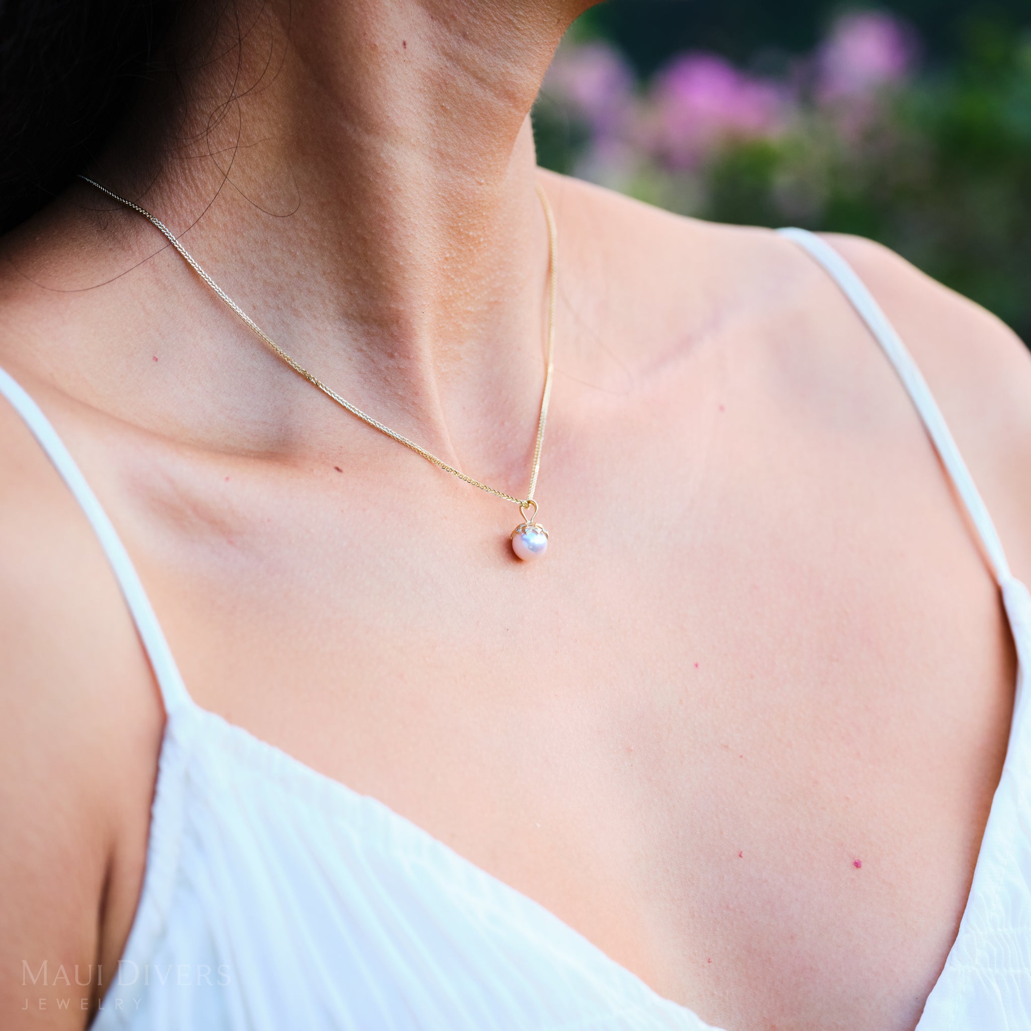 Hawaiian Quilted Star Akoya White Pearl Pendant in Gold - 8mm