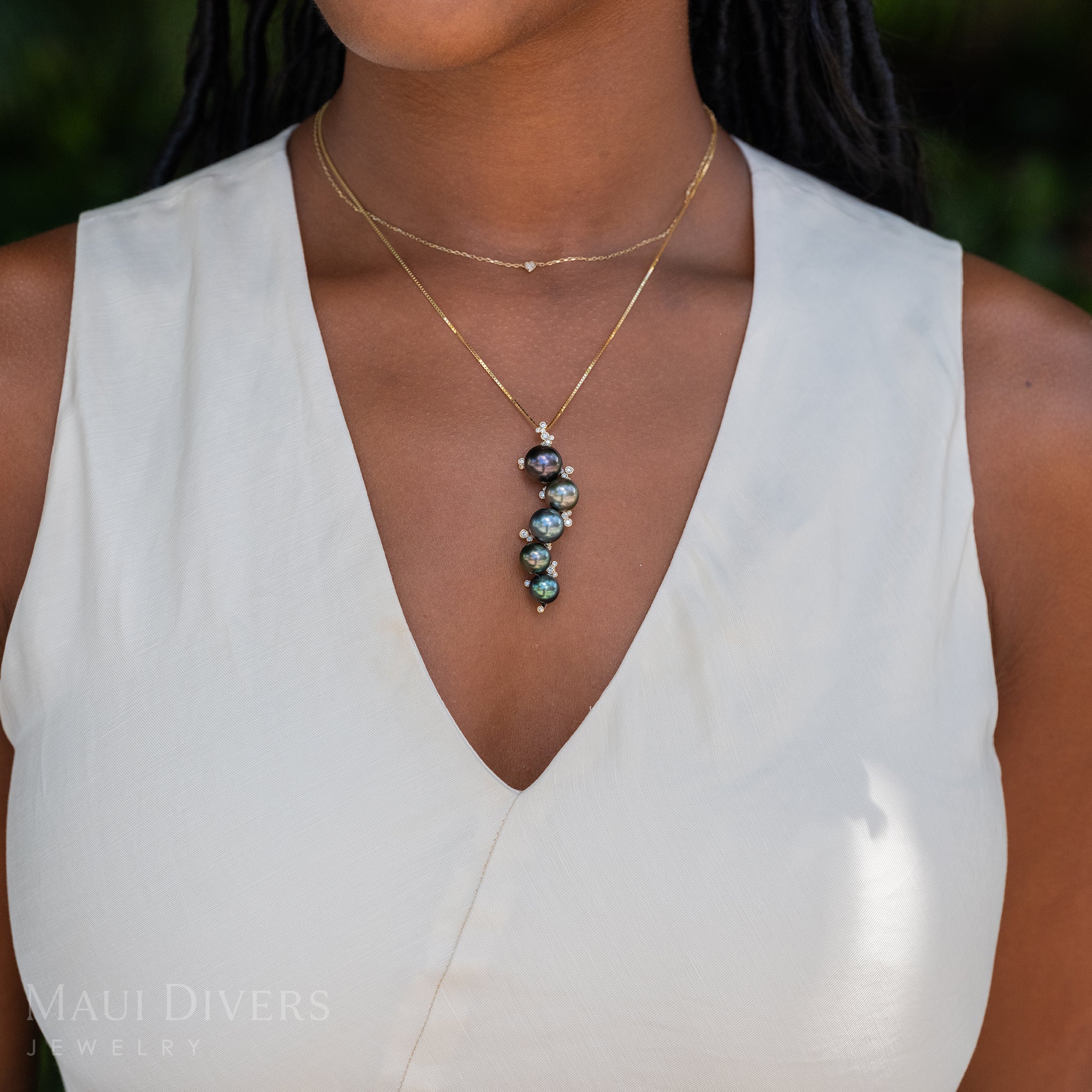 Bubbling Tahitian Black Pearl Pendant in Gold with Diamonds - 9-12mm