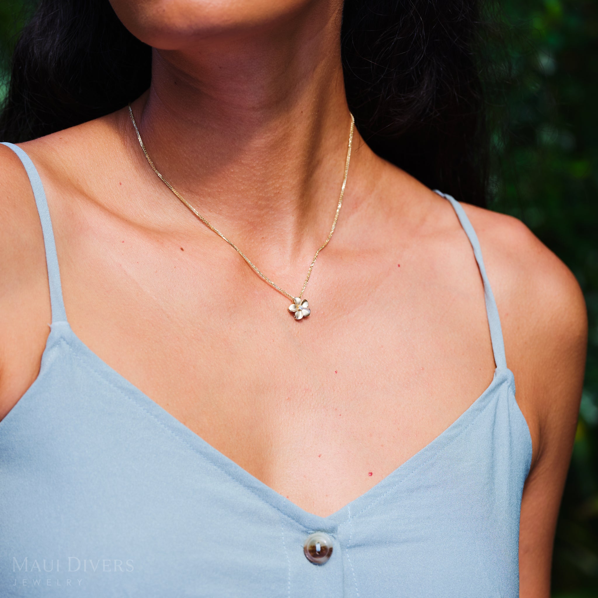 Plumeria Pendant in Gold with Diamond - 13mm