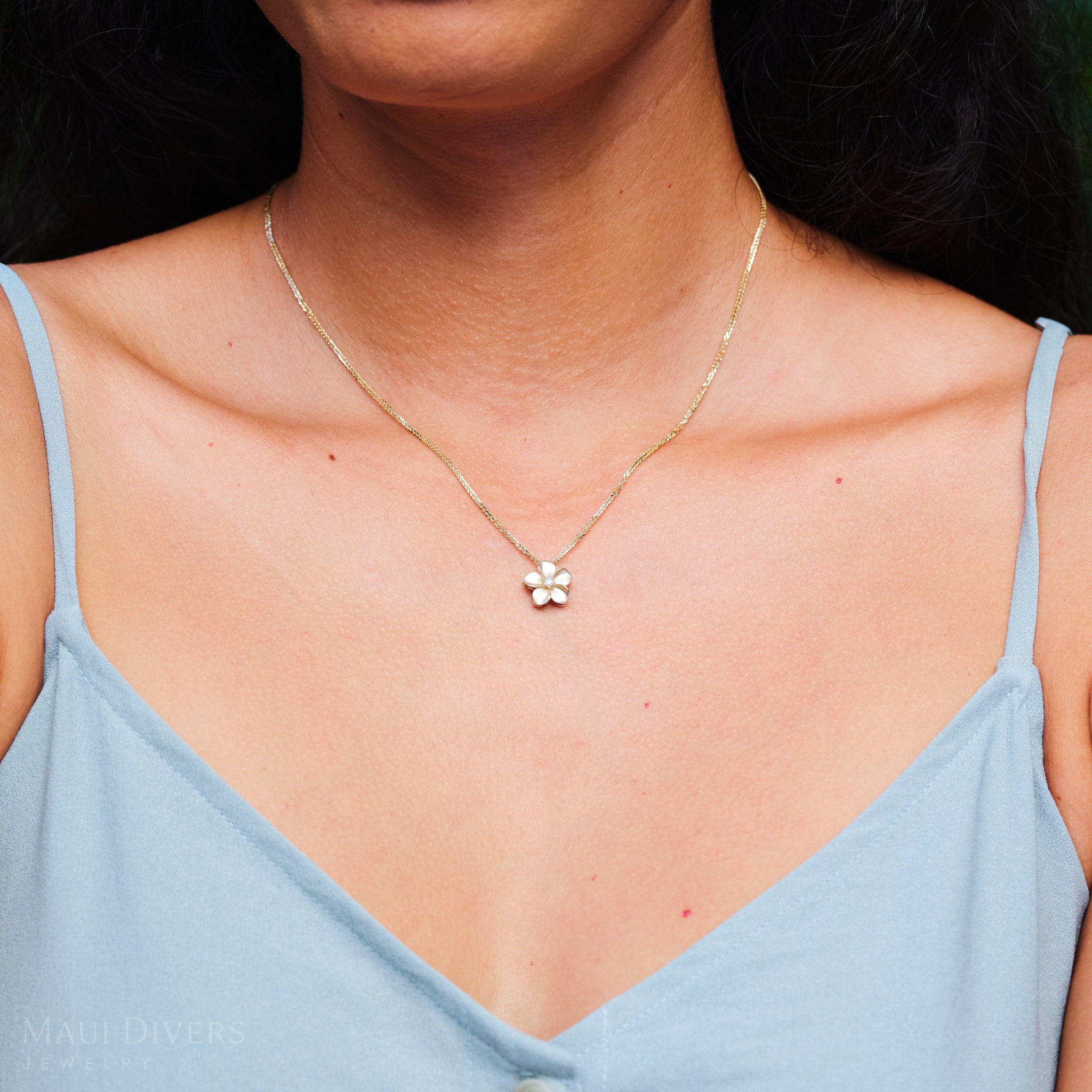 Plumeria Pendant in Gold with Diamond - 13mm