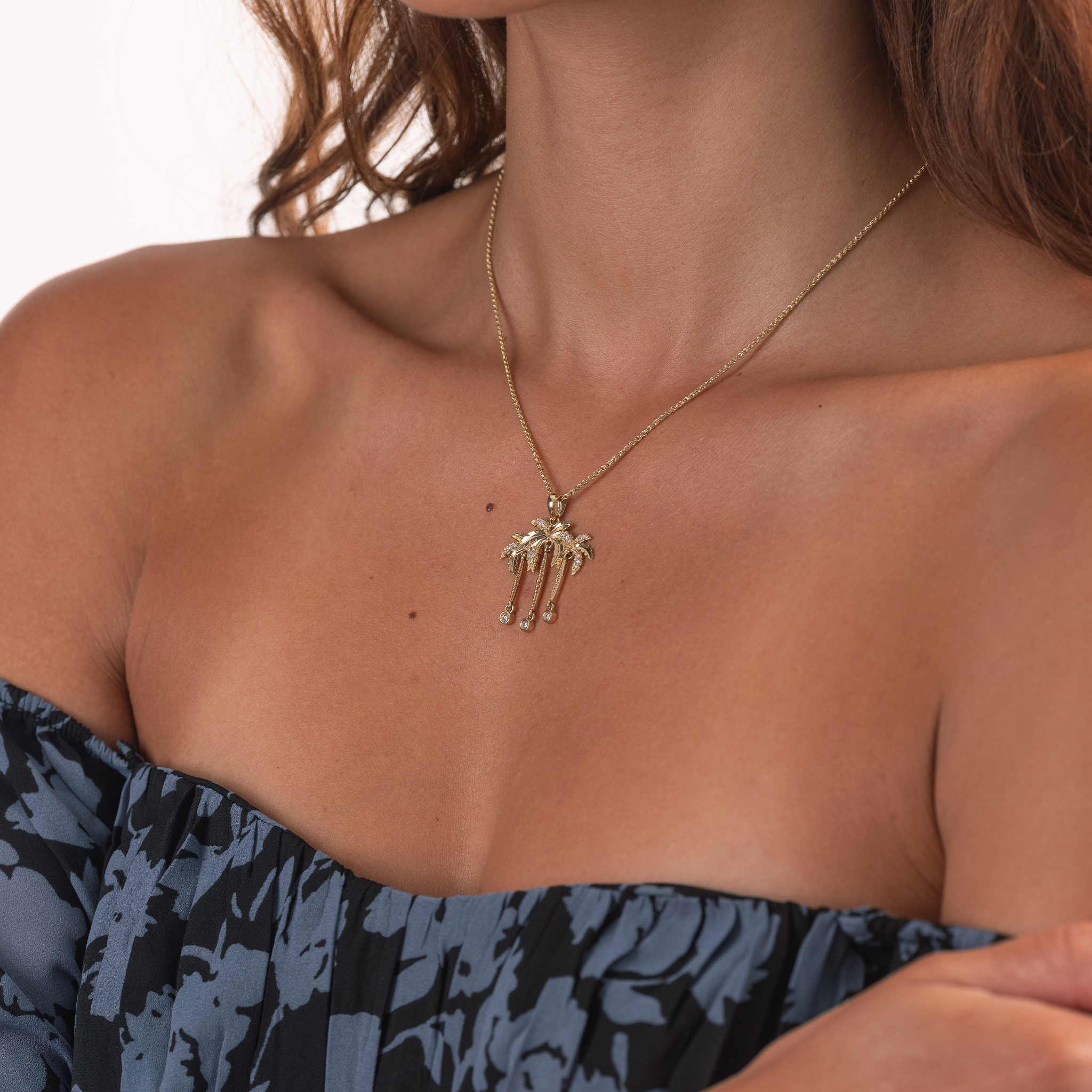 Paradise Palms - Palm Tree Pendant in Gold with Diamonds - 24-28mm