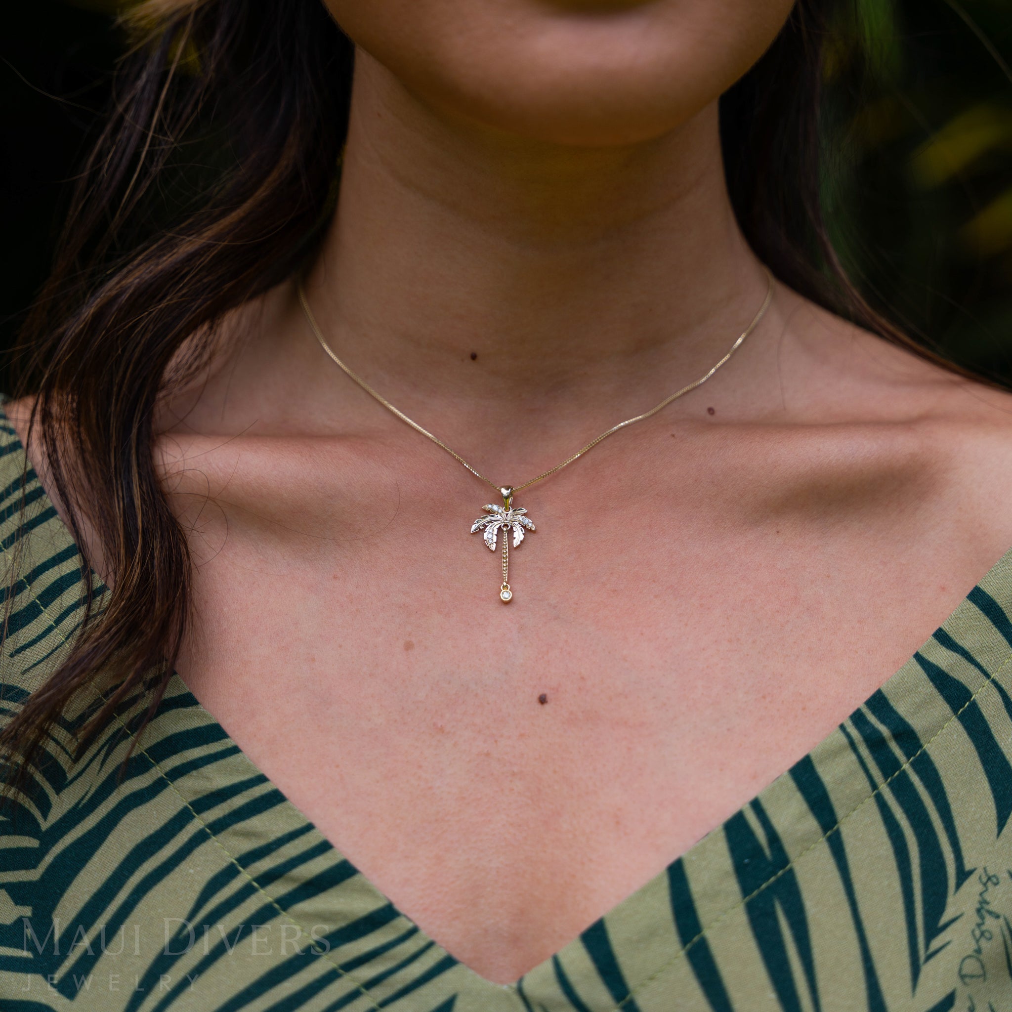 Paradise Palms - Palm Tree Pendant in Gold with Diamonds - 28mm