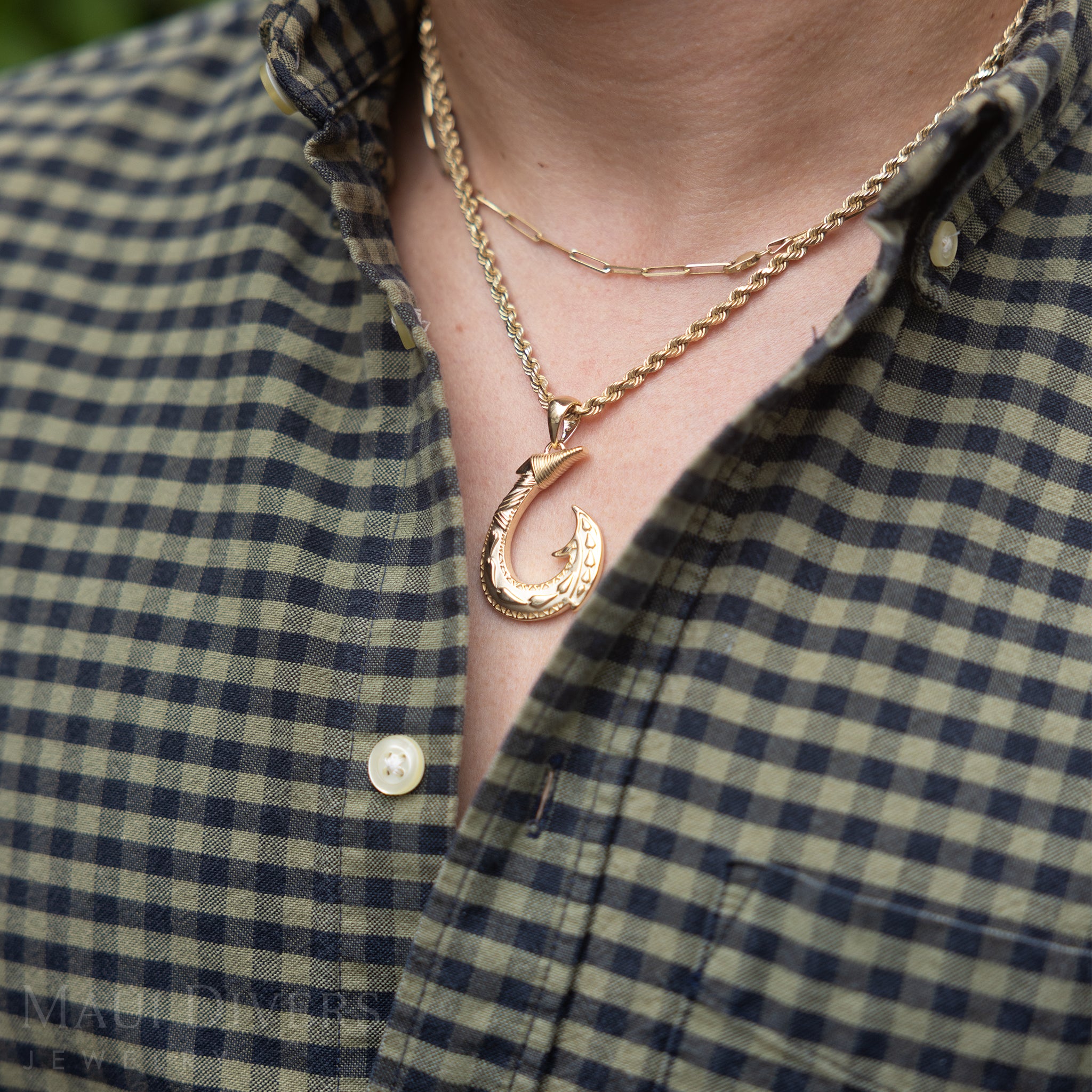 Fish Hook Pendant in Gold - 36mm