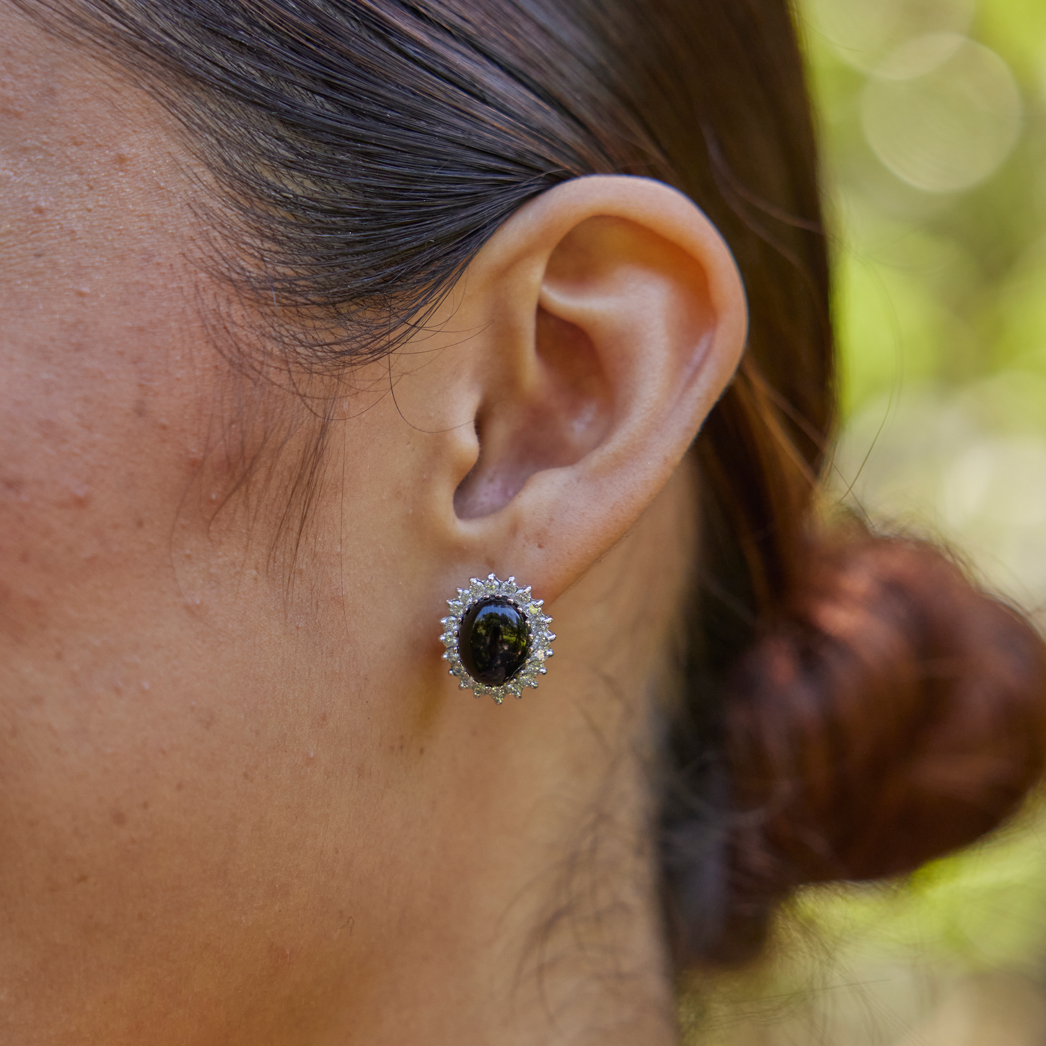 Princess Ka‘iulani Black Coral Earrings in White Gold with Diamonds - 10mm