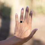 Eclipse-Ring mit schwarzer Koralle in Gold – 9 mm