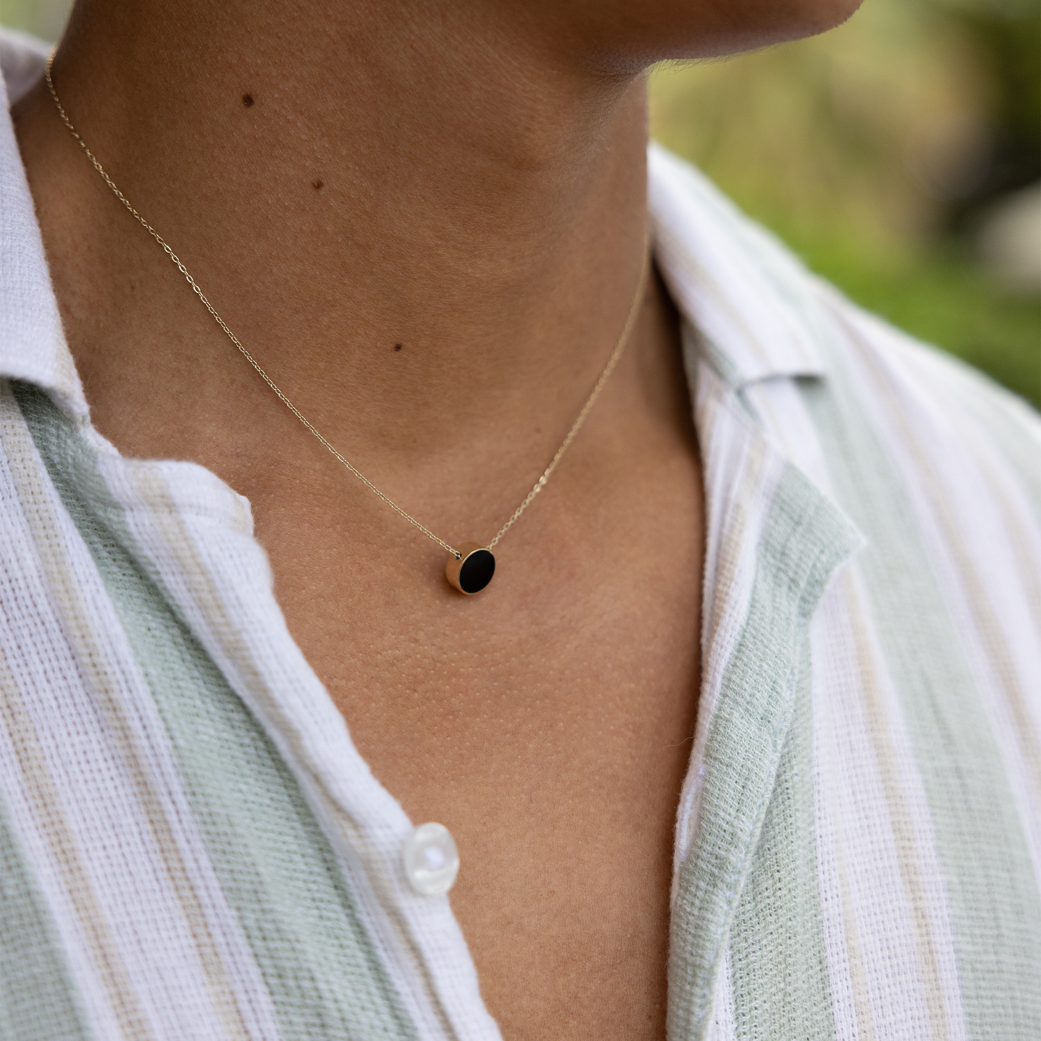 16-18" verstellbare Eclipse Flipside schwarze Koralle &amp; Perlmutt Halskette in Gold – 9 mm