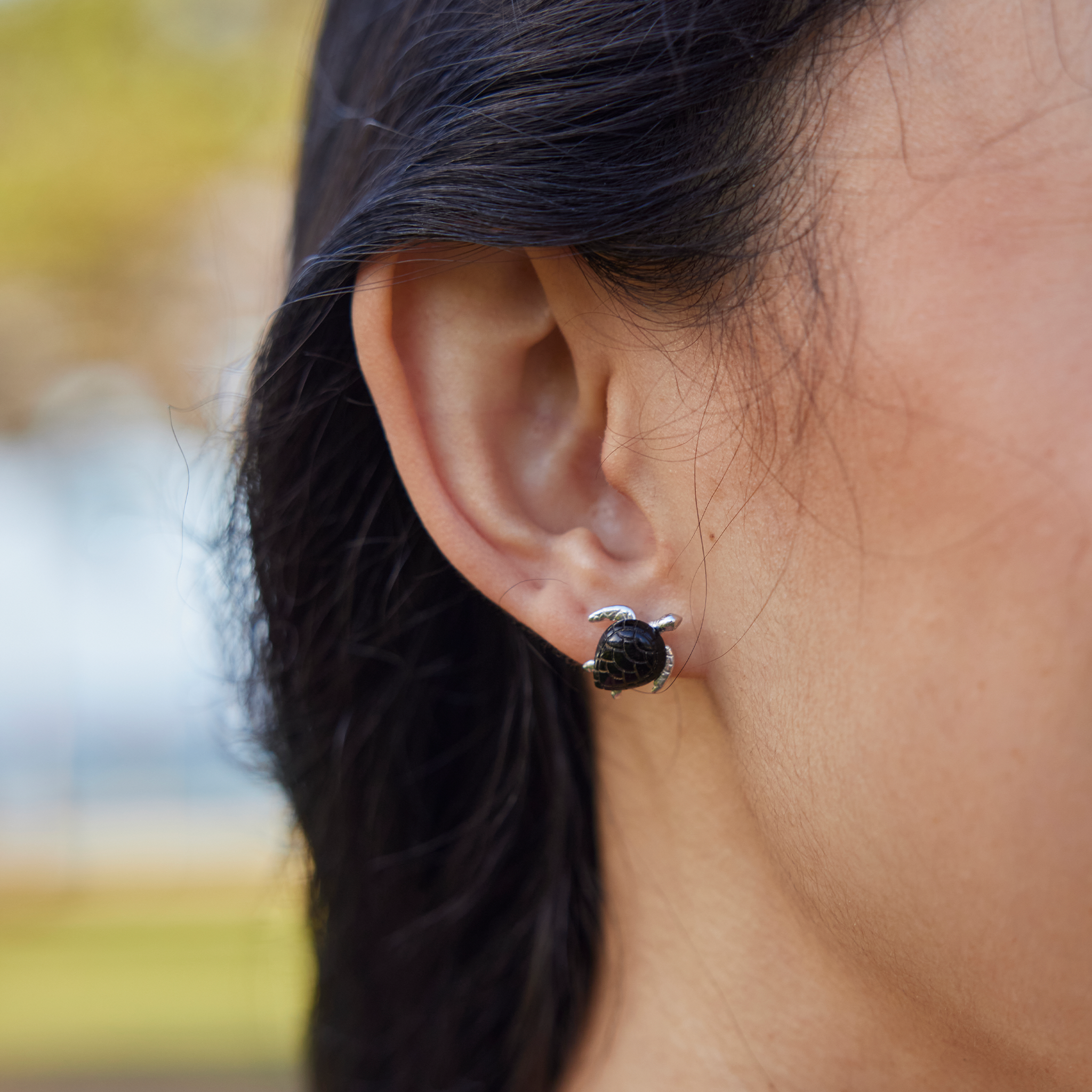 Honu Black Coral Earrings in White Gold - 12mm