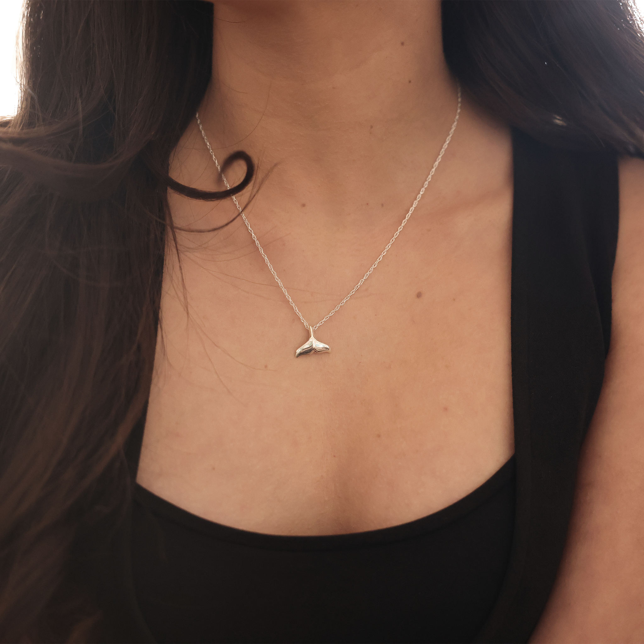 18" Whale Tail Necklace in Sterling Silver - 13mm