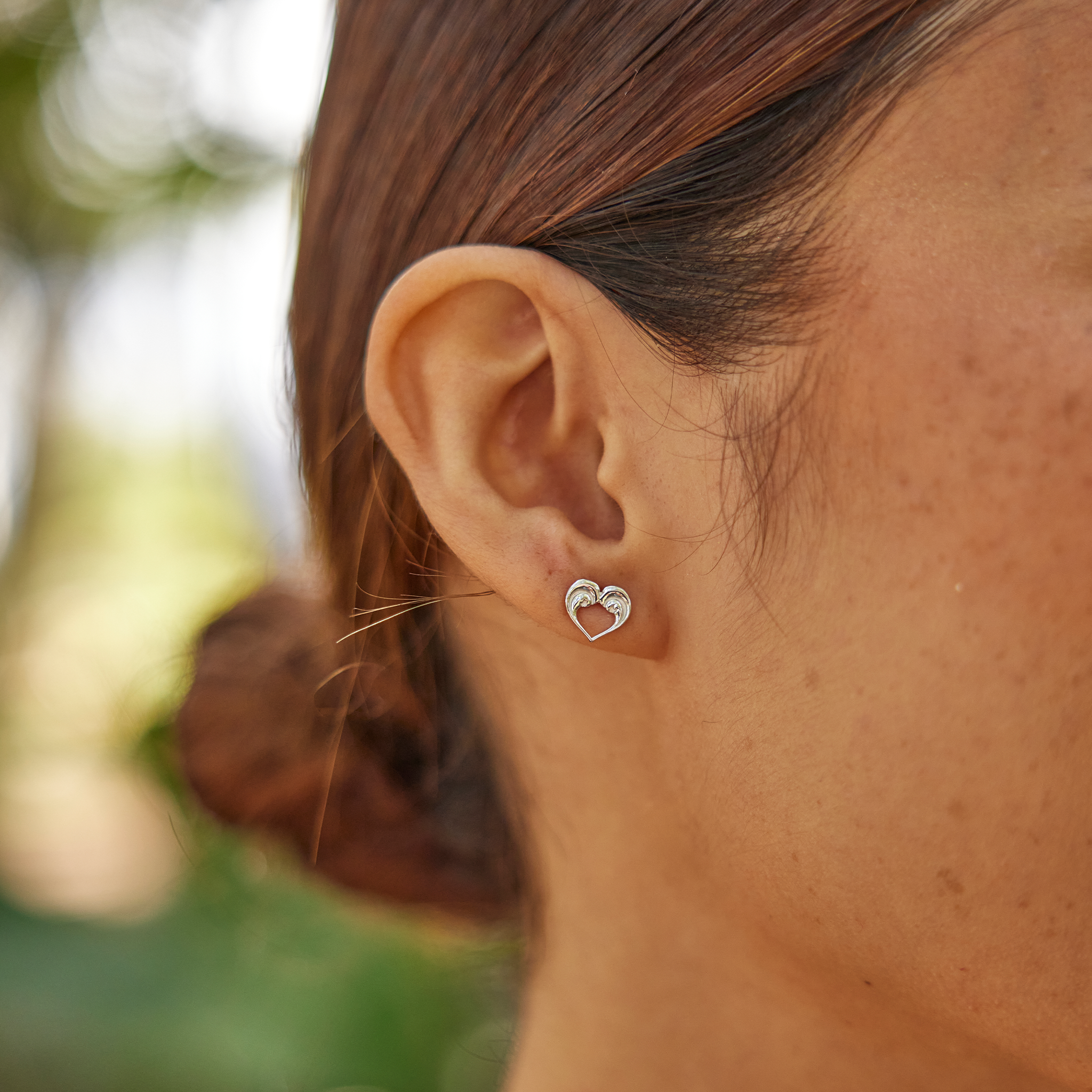 Boucles d'oreilles de coeur Nalu en argent sterling - 8 mm