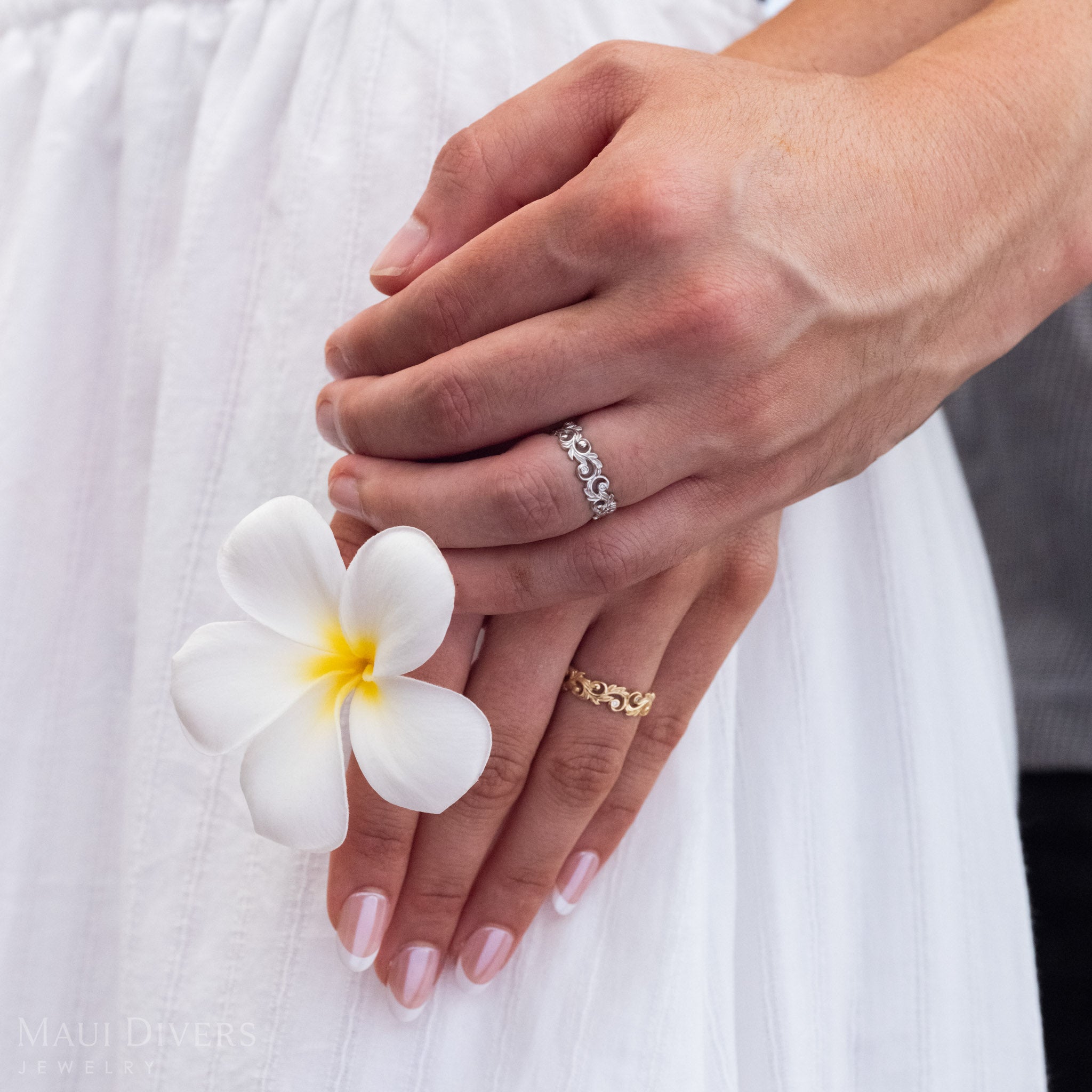 Living Heirloom Ring in Gold with Diamonds - 6mm