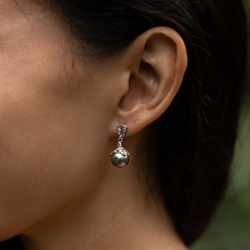 Living Heirloom Tahiti-Schwarzperlen-Ohrringe aus Weißgold mit Diamanten – 9–10 mm