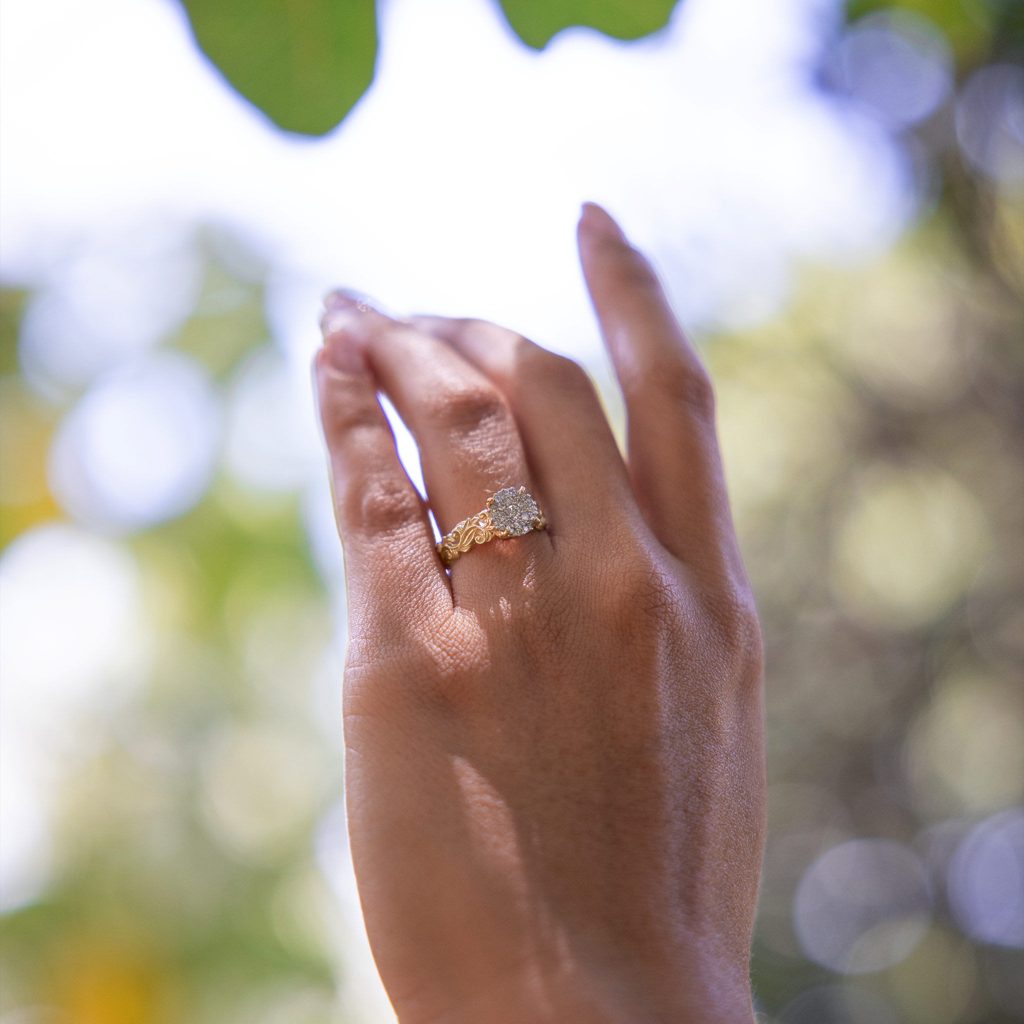 Hawaiian Heirloom Verlobungsring in Gold mit Diamanten