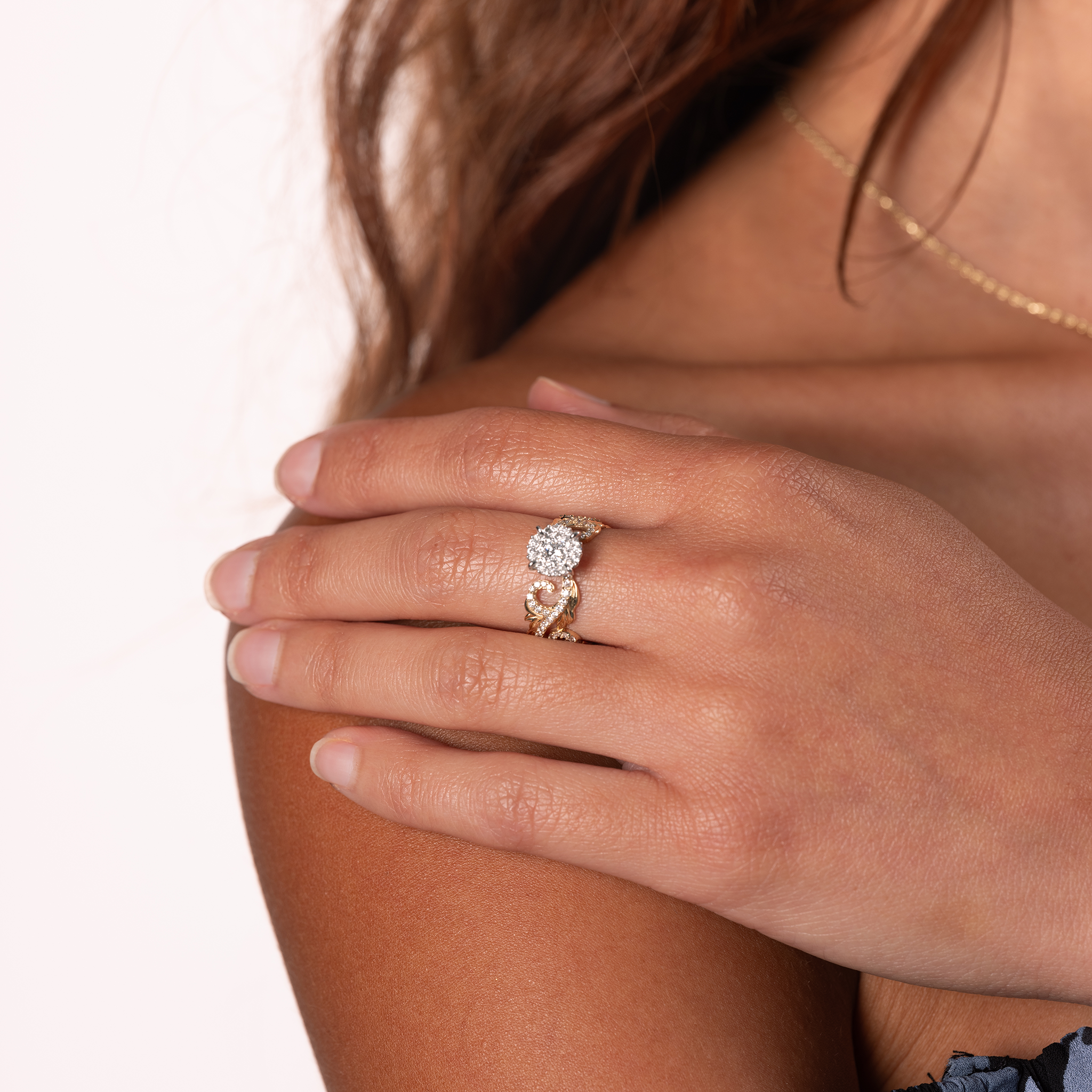 Hawaiian Heirloom Verlobungsring in zweifarbigem Gold mit Diamanten