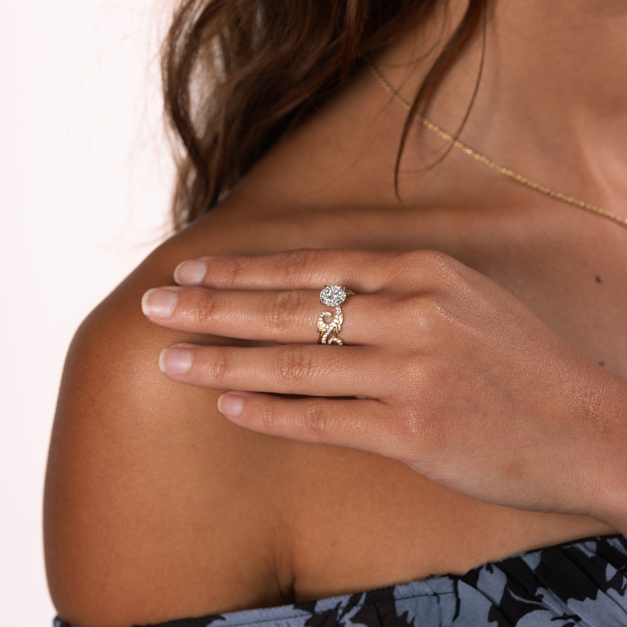 Hawaiian Heirloom Verlobungsring in zweifarbigem Gold mit Diamanten