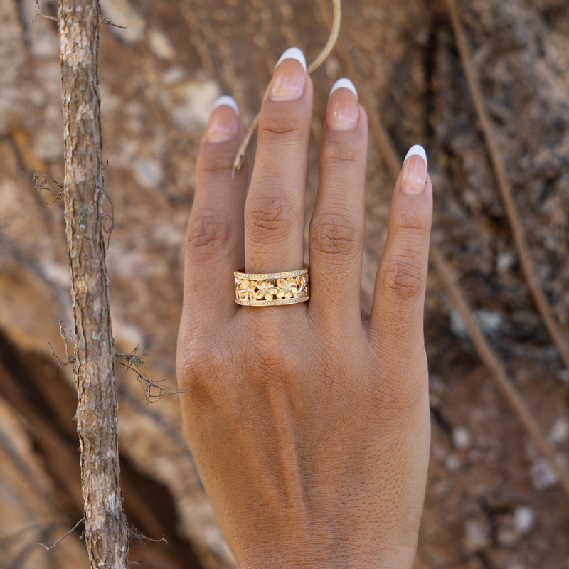 Hawaiian Heirloom Plumeria Ring in Gold with Diamonds -10mm