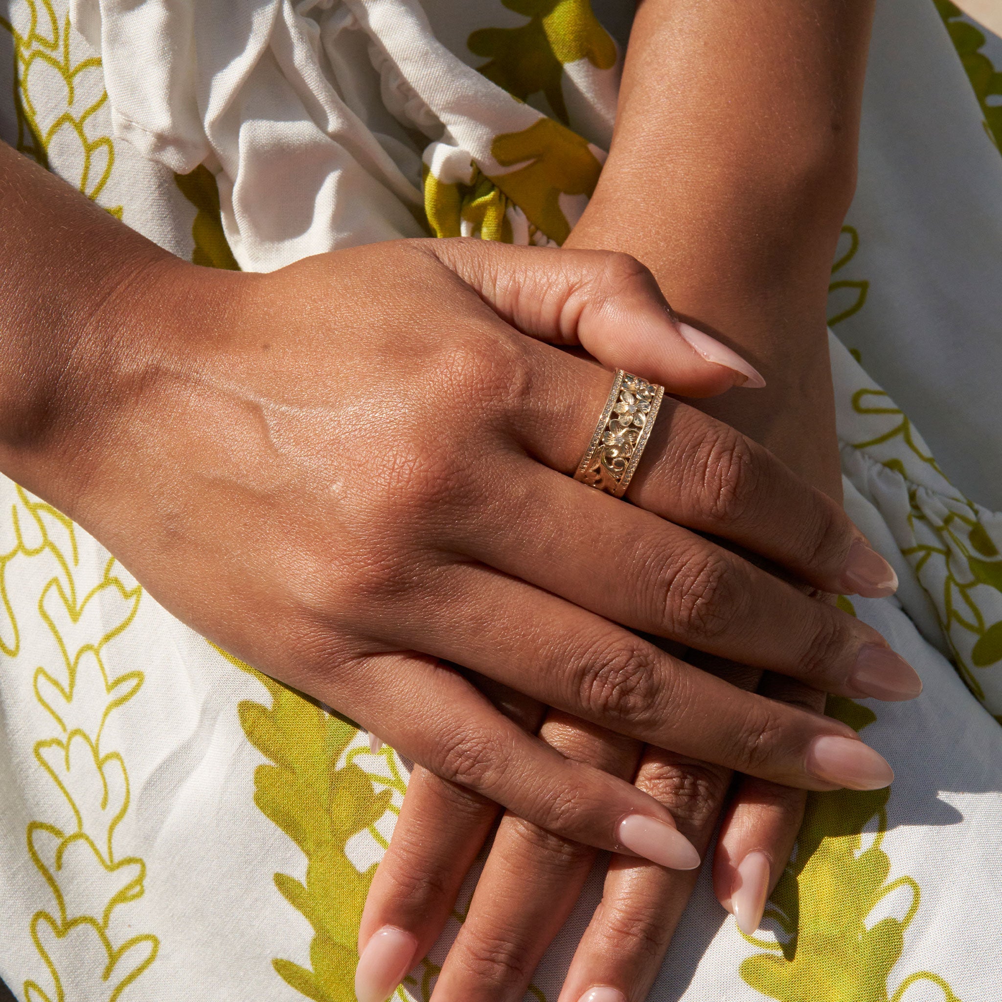 Hawaiian Heirloom Plumeria Ring in Gold mit Diamanten – 10 mm