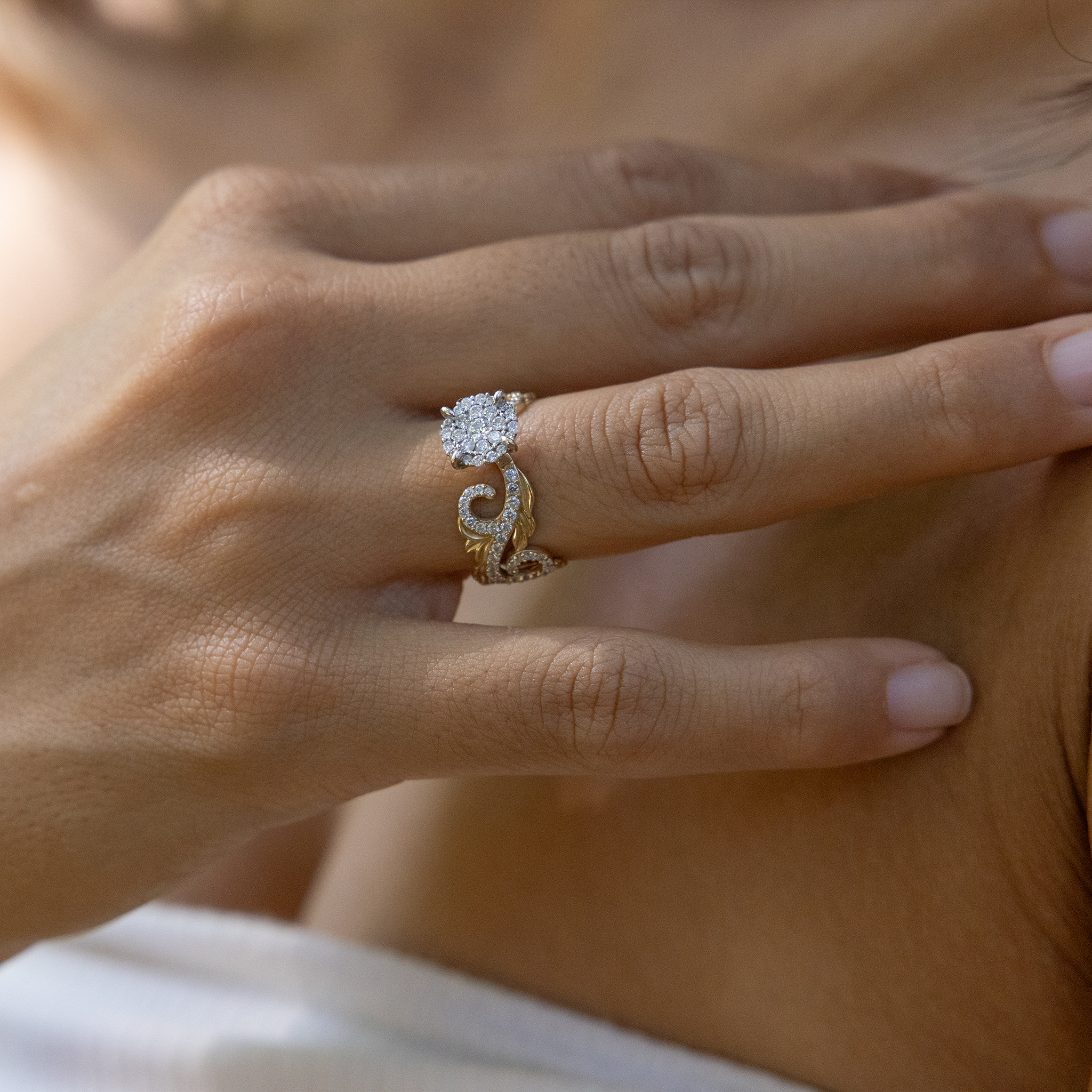 Bague de fiançailles héritage hawaïenne en or à deux tons avec des diamants