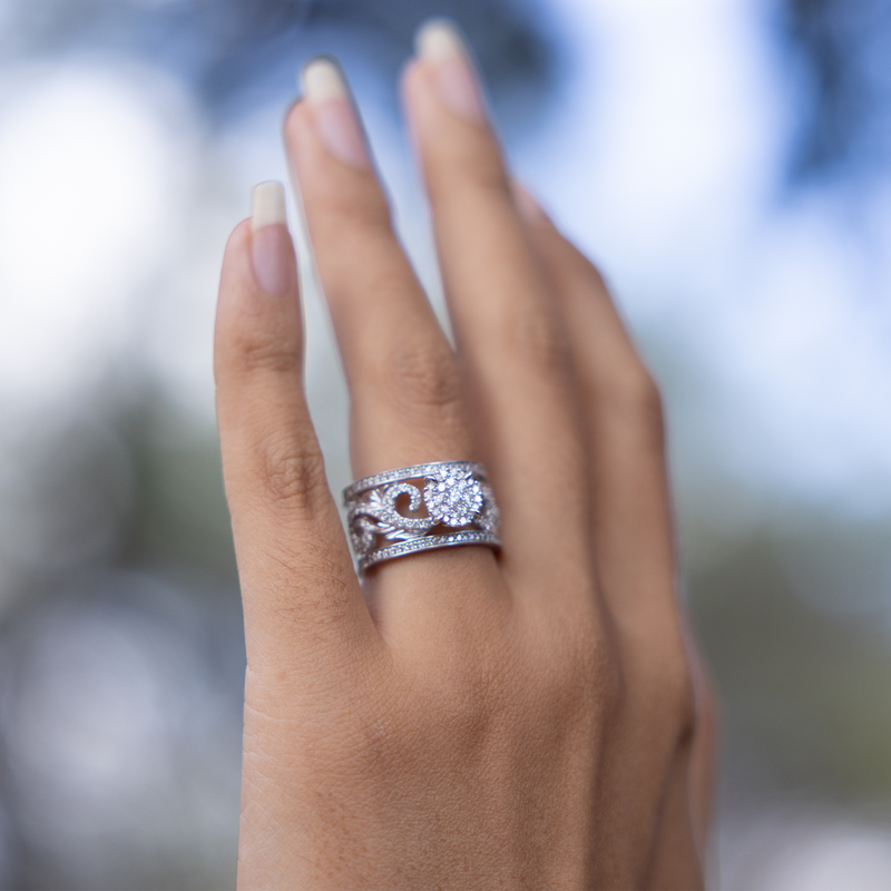 ダイヤモンドと白金のハワイアンの家宝婚約指輪 -  12mm