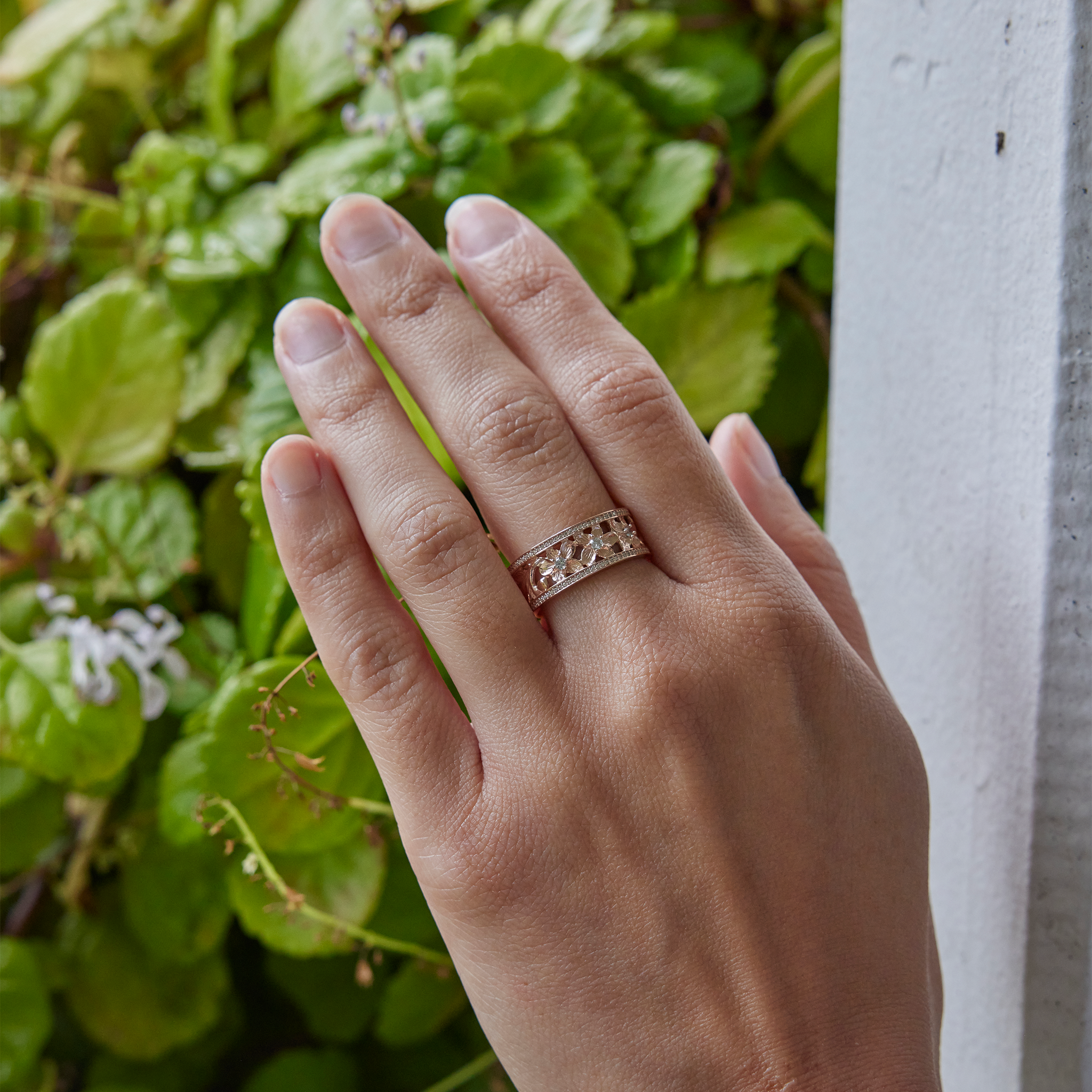 Hawaiian Heirloom Plumeria Ring in Rose Gold with Diamonds - 8mm