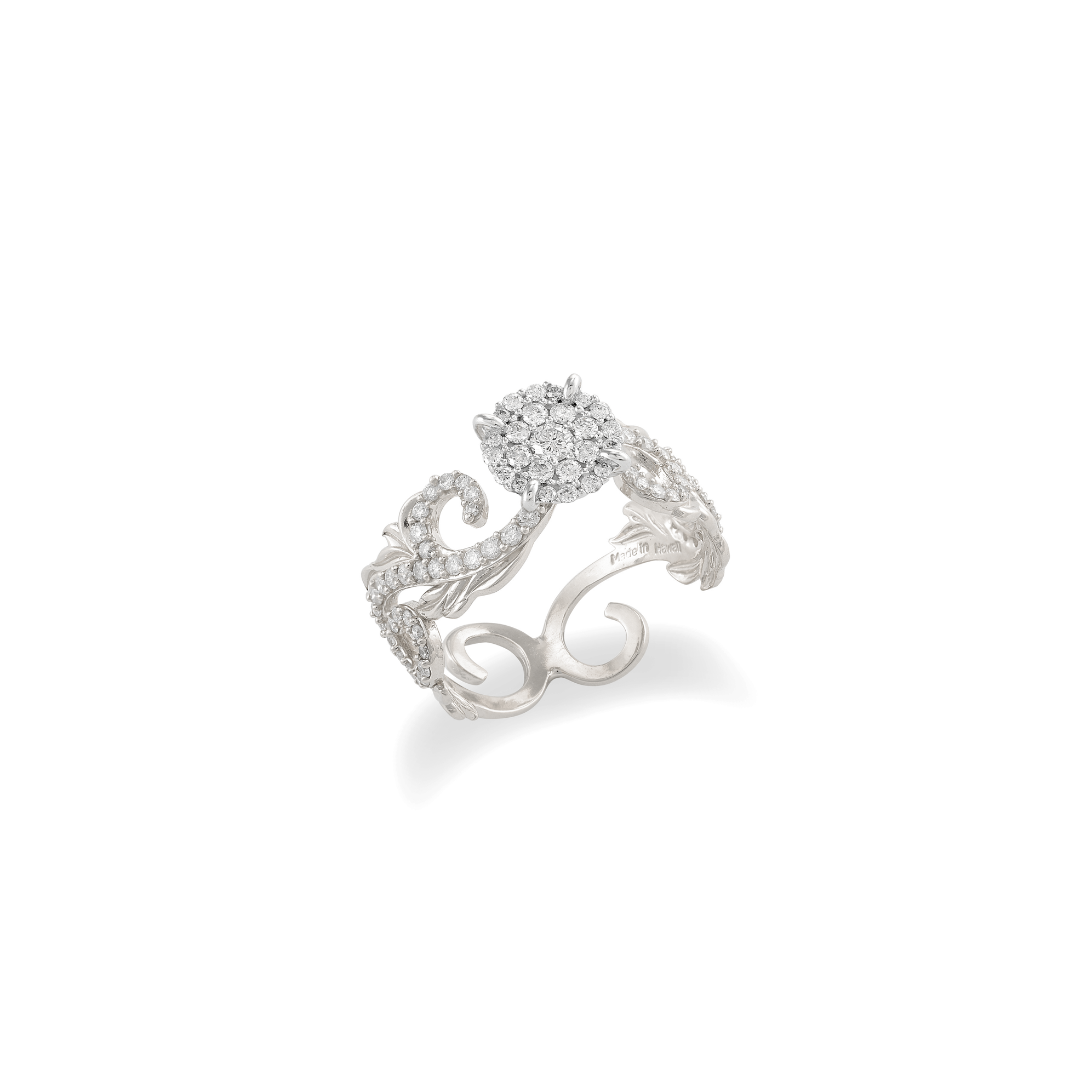 ホワイトゴールドでダイヤモンドとハワイアンの家宝婚約指輪