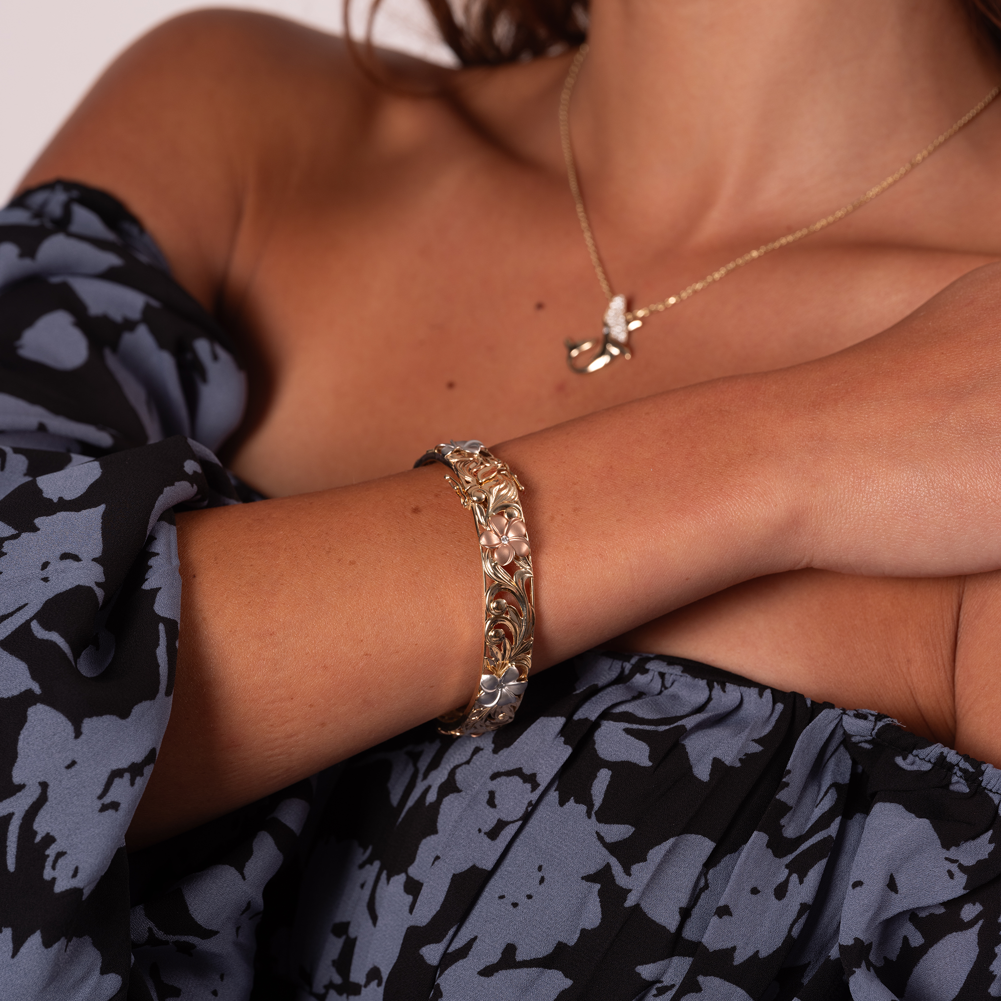 Bracelet de plumeria héritage hawaïen en or en or avec diamants - 12 mm - taille 8 "