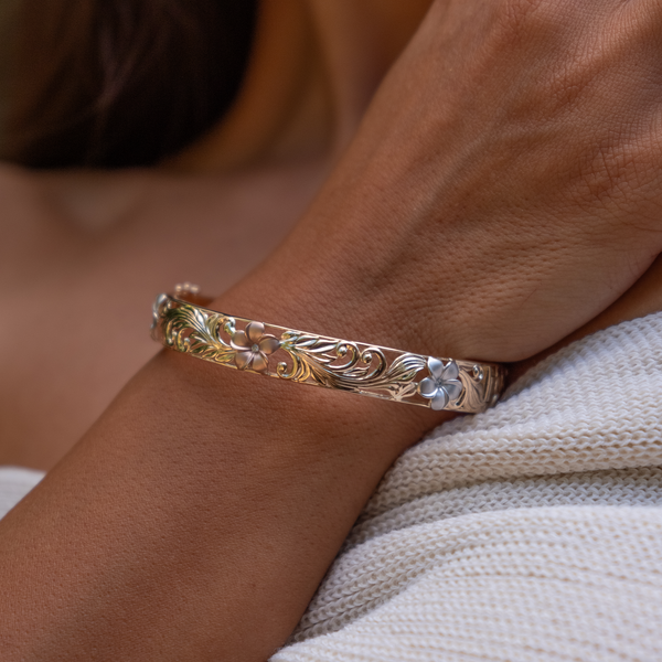 Bracelet de plumeria héritage héritier en or or couleur avec diamants - 10 mm - taille 7,5 "