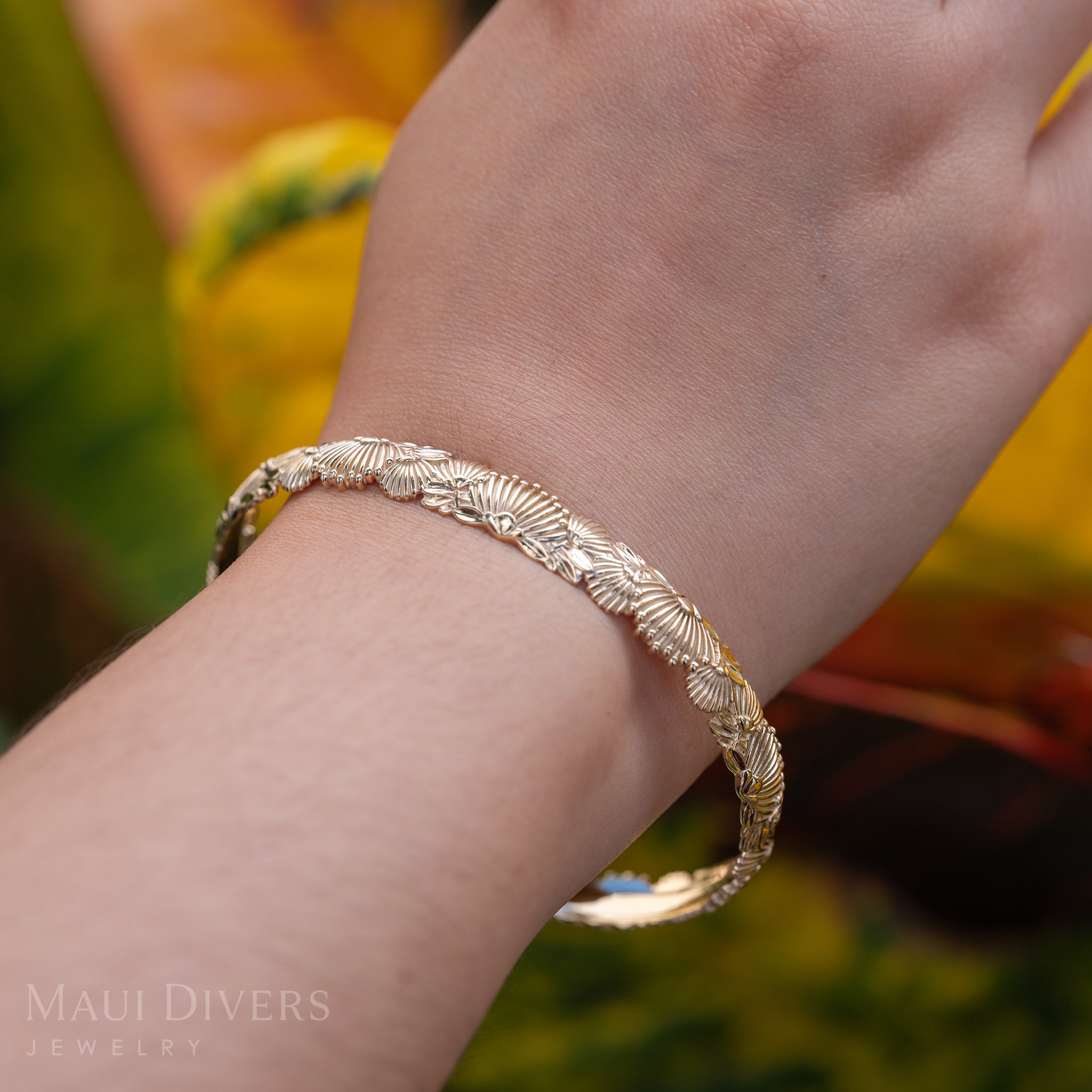 ʻŌhiʻa Lehua Bracelet in Gold - 8mm