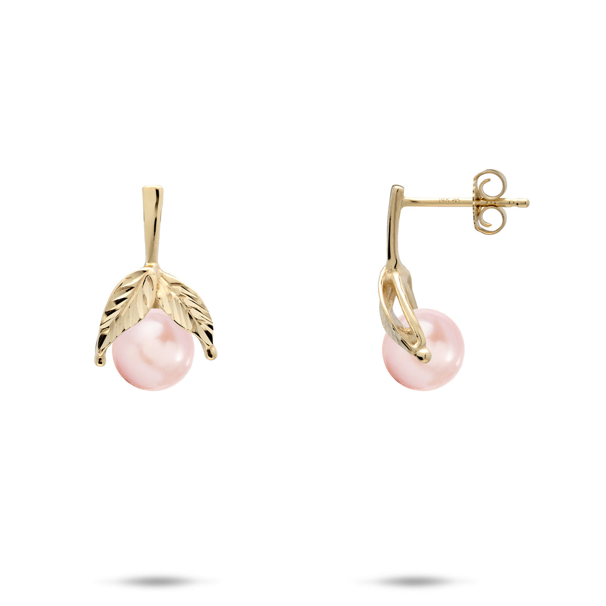 A pair of 14k yellow gold diamond-cut maile leaf stud earrings with pink freshwater pearls, shown with a front and side profile on a white background