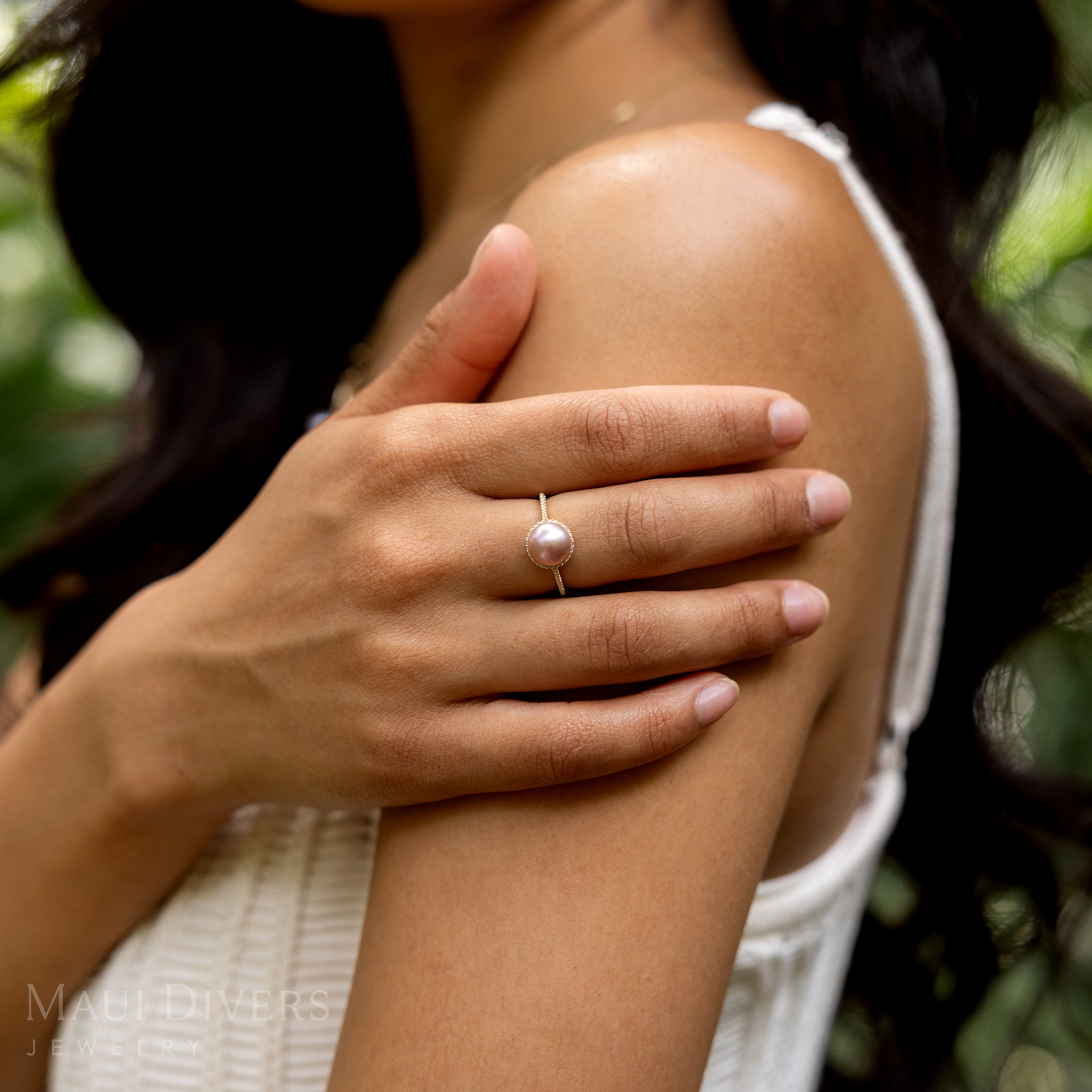 Wählen Sie einen Pearl Halo Ring in Gold mit Diamanten
