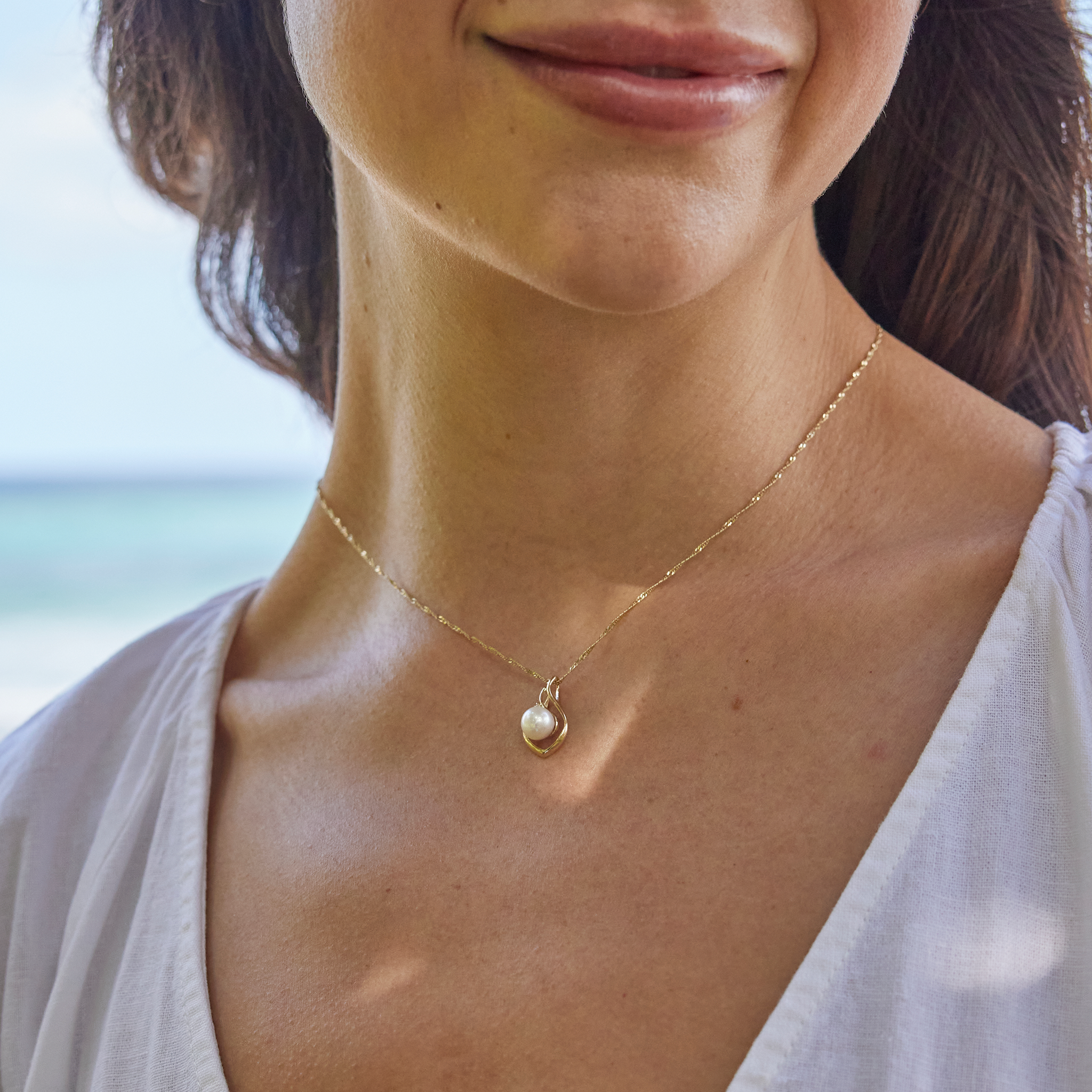 Pick A Pearl Ocean Wave Pendant in Gold with Diamond