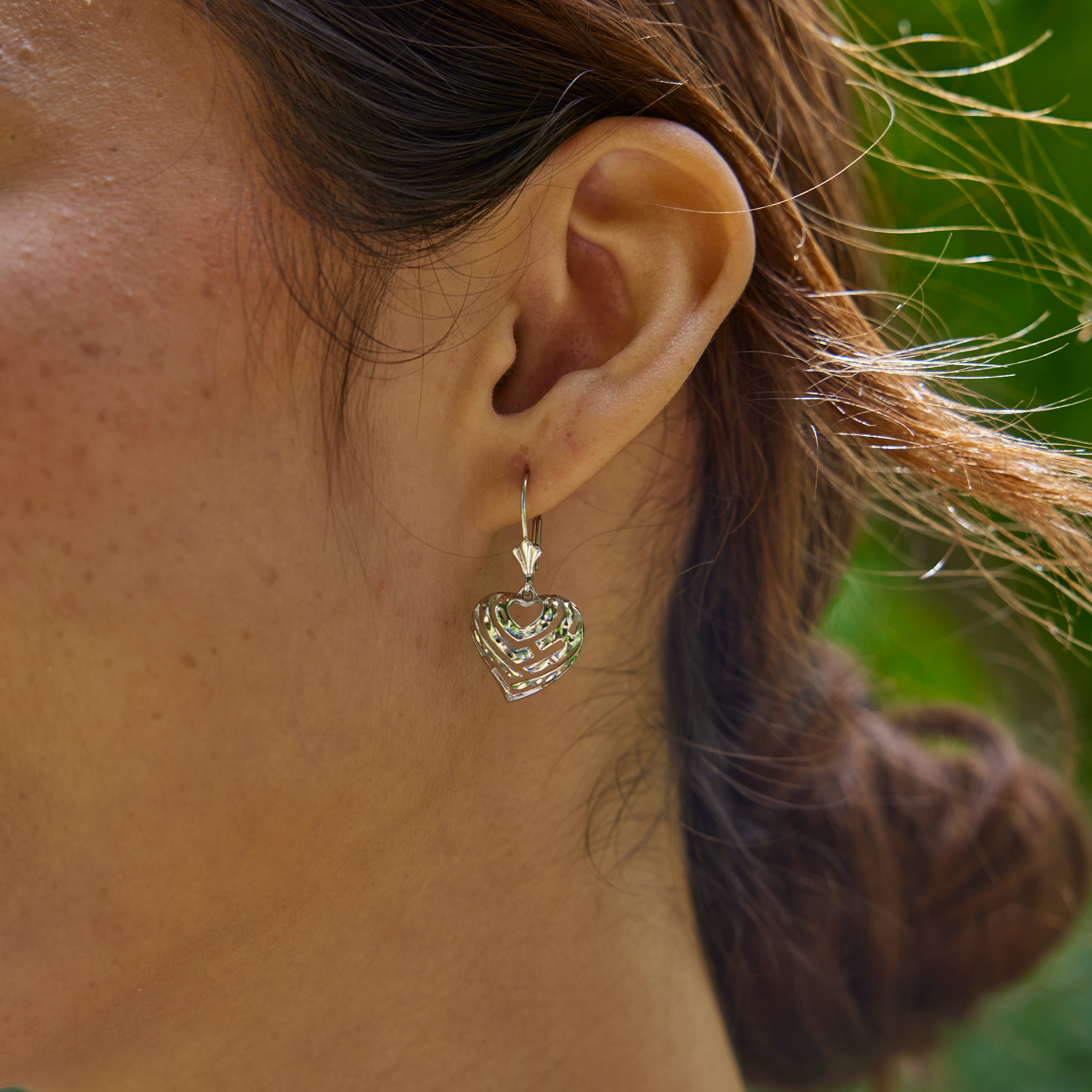 Aloha-Herz-Ohrringe aus Weißgold – 15 mm