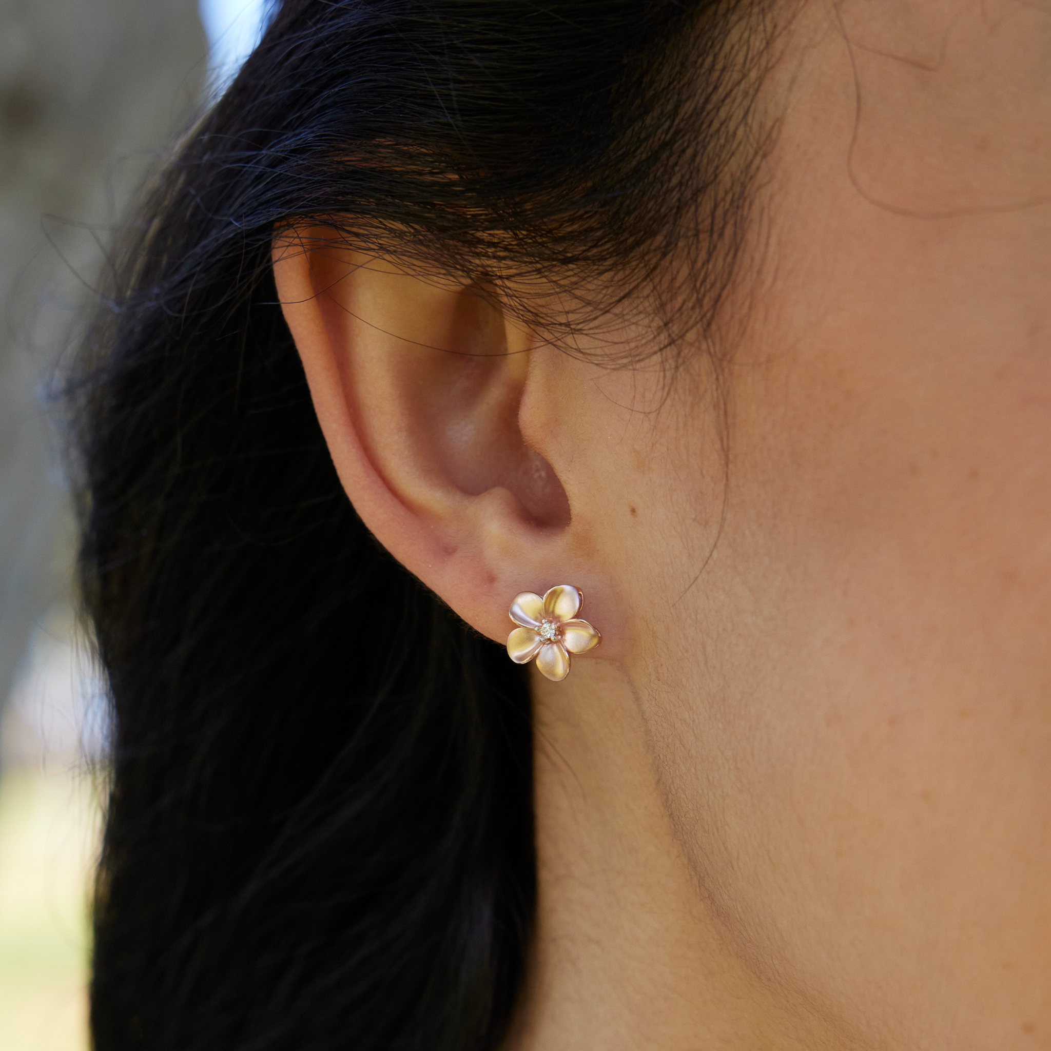 Plumeria-Ohrringe aus Roségold mit Diamanten – 11 mm